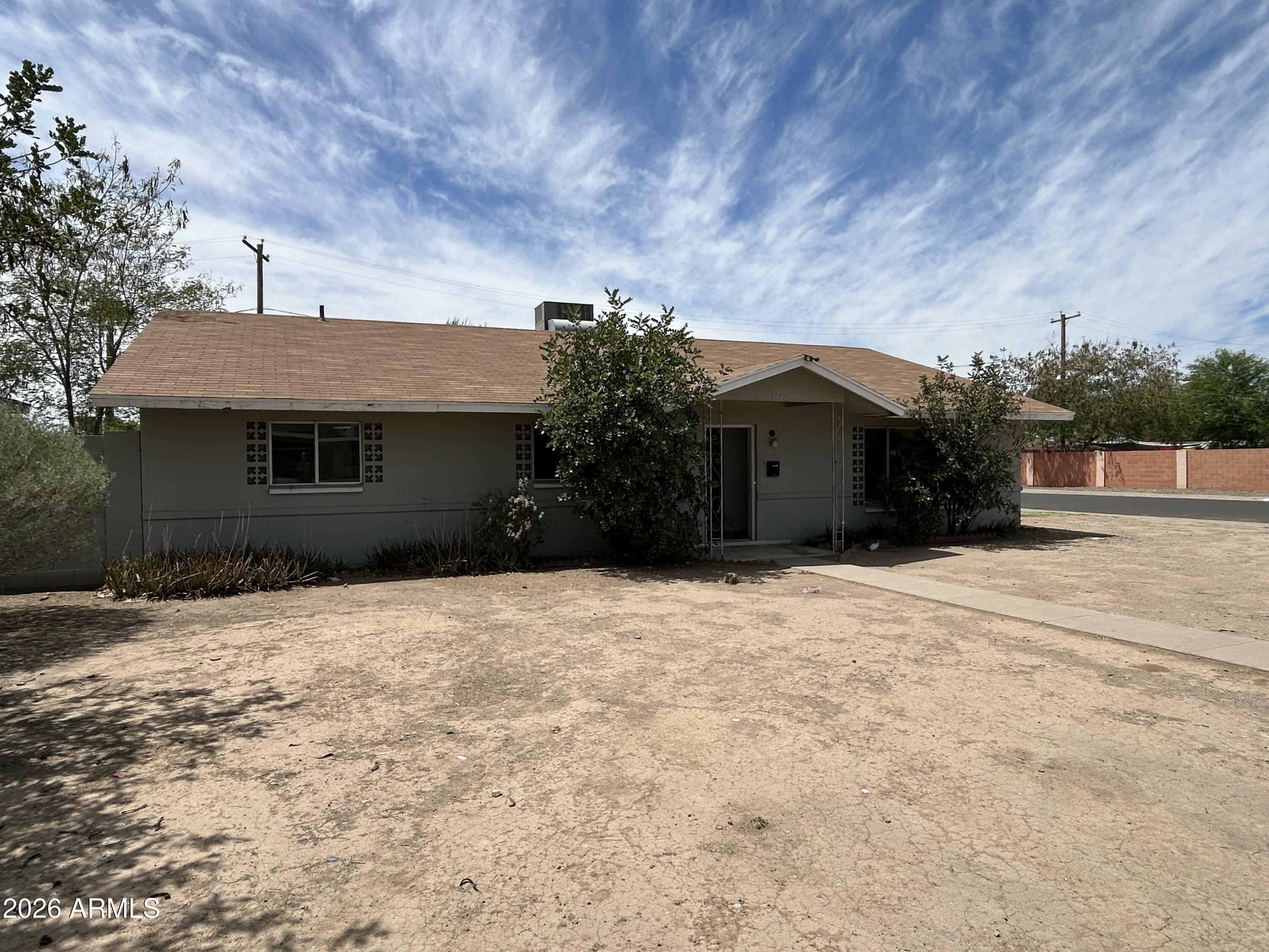 2841 W Campbell Avenue