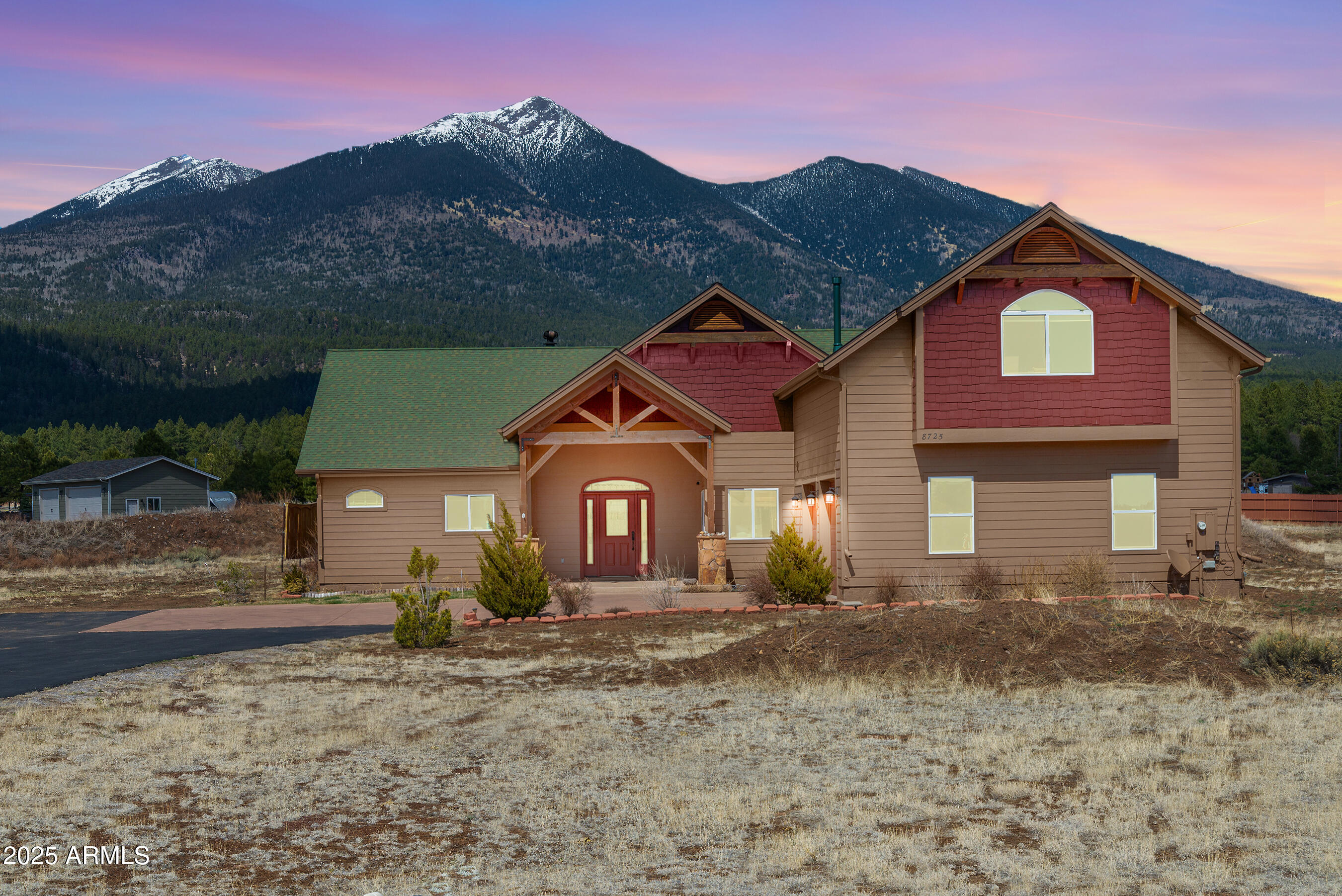 8725 Chimney Springs Trail