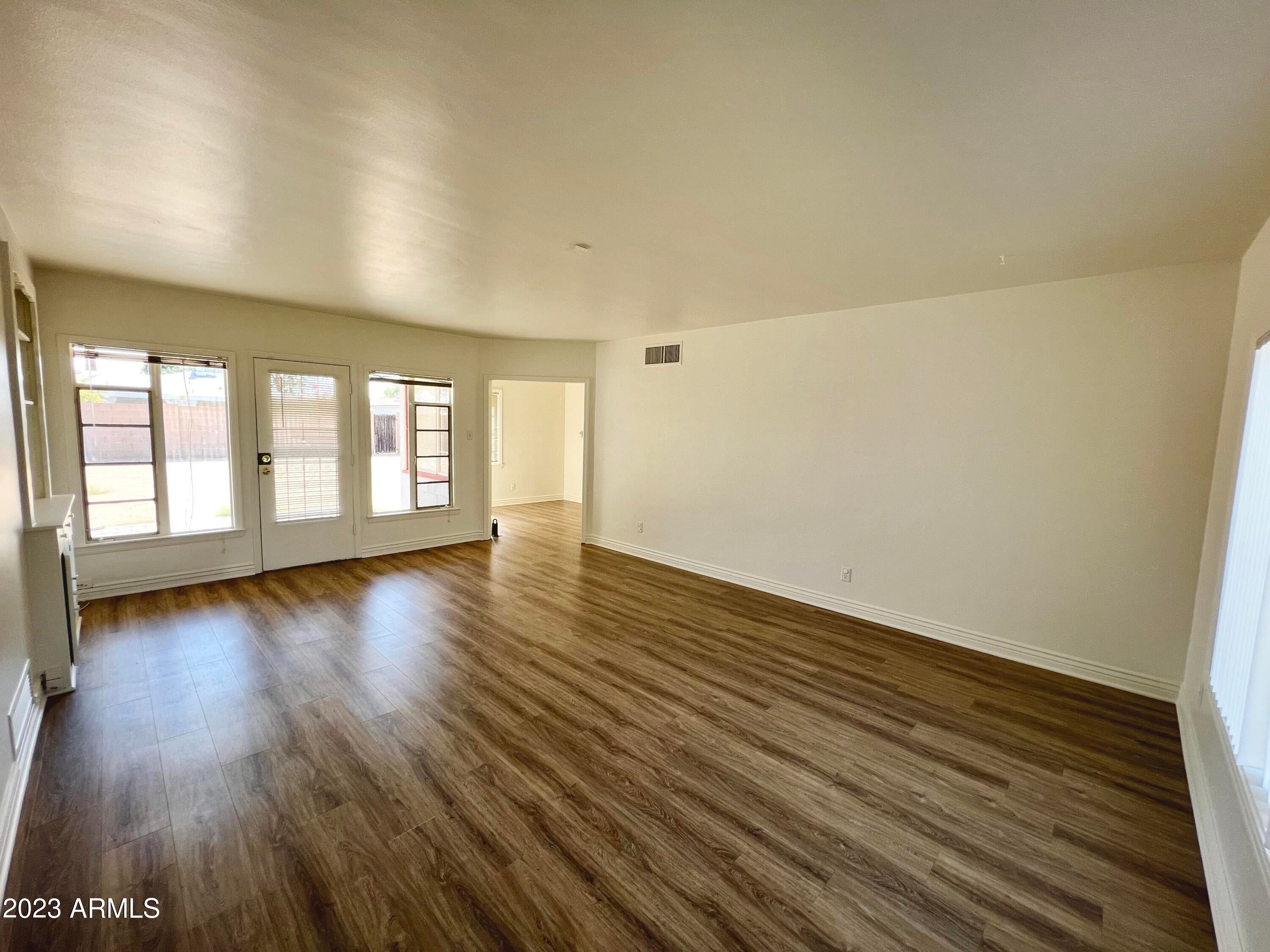 535 W Edgemont Avenue