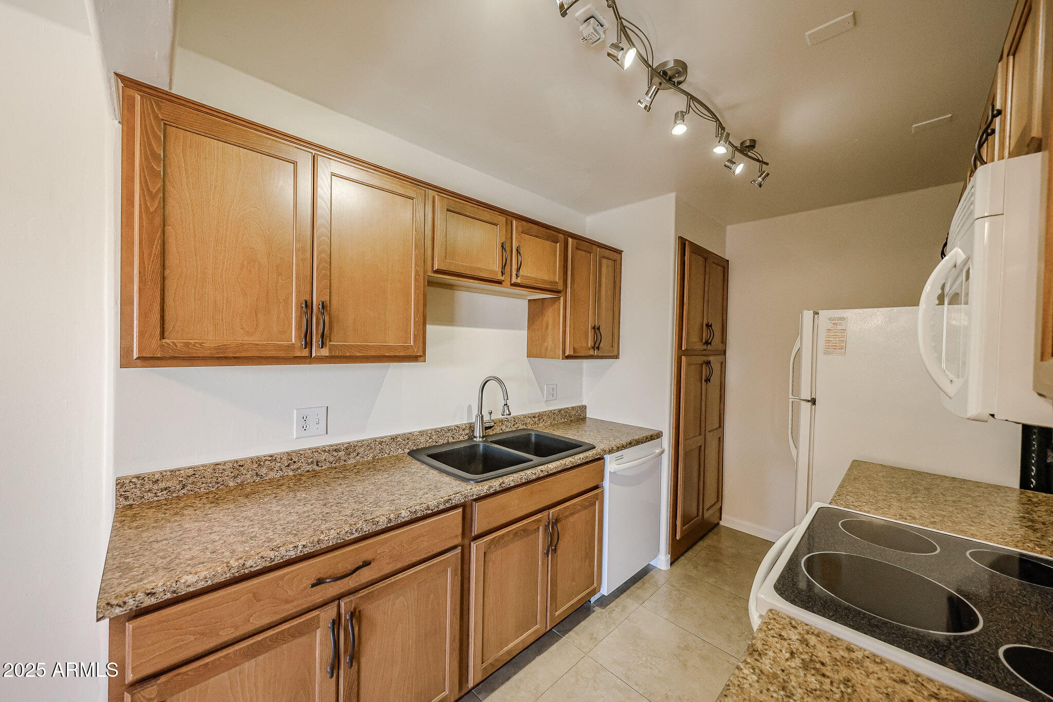 5917 W TOWNLEY Avenue