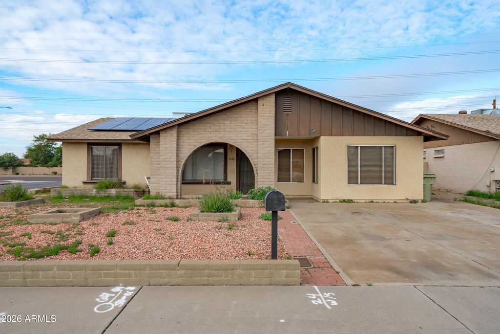 Photo of 9618 N 66th Drive, Glendale, AZ 85302 (MLS # 6963110)