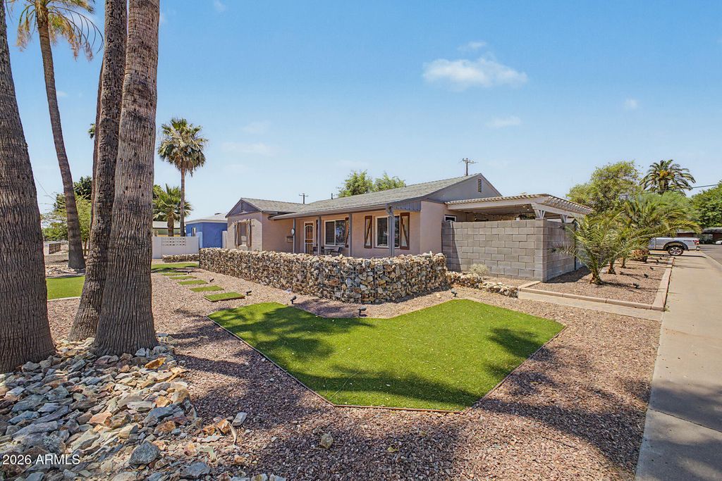 Photo of 3132 N 15th Avenue, Phoenix, AZ 85015 (MLS # 7032349)
