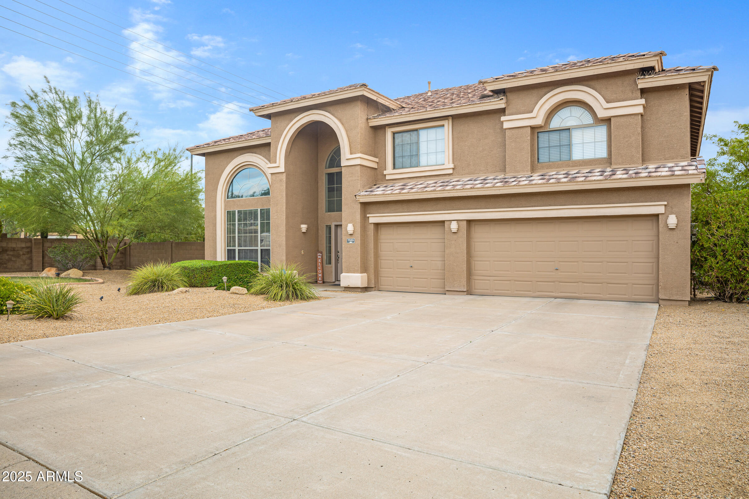 7555 E LAUREL Street