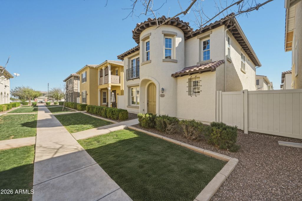 Photo of 838 S Huish Drive, Gilbert, AZ 85296 (MLS # 6998515)