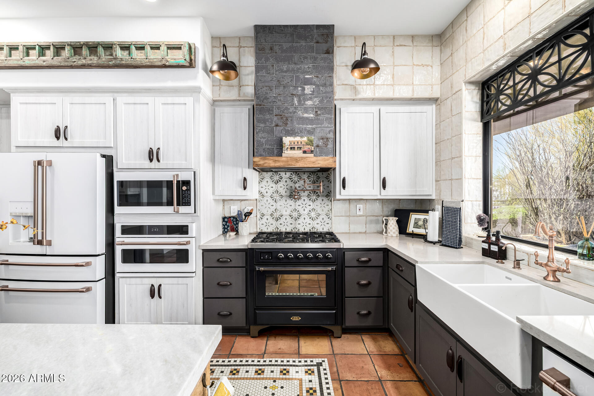 10801 E HAPPY VALLEY Road 24