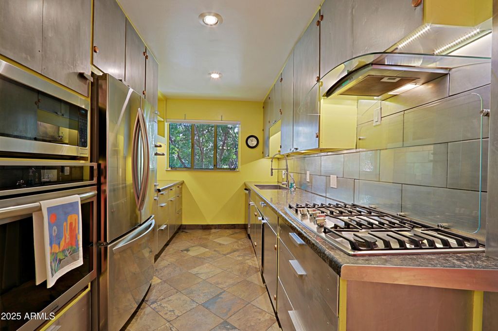 Photo of 150 E Coronado Road #52, Phoenix, AZ 85004 (MLS # 6890914)