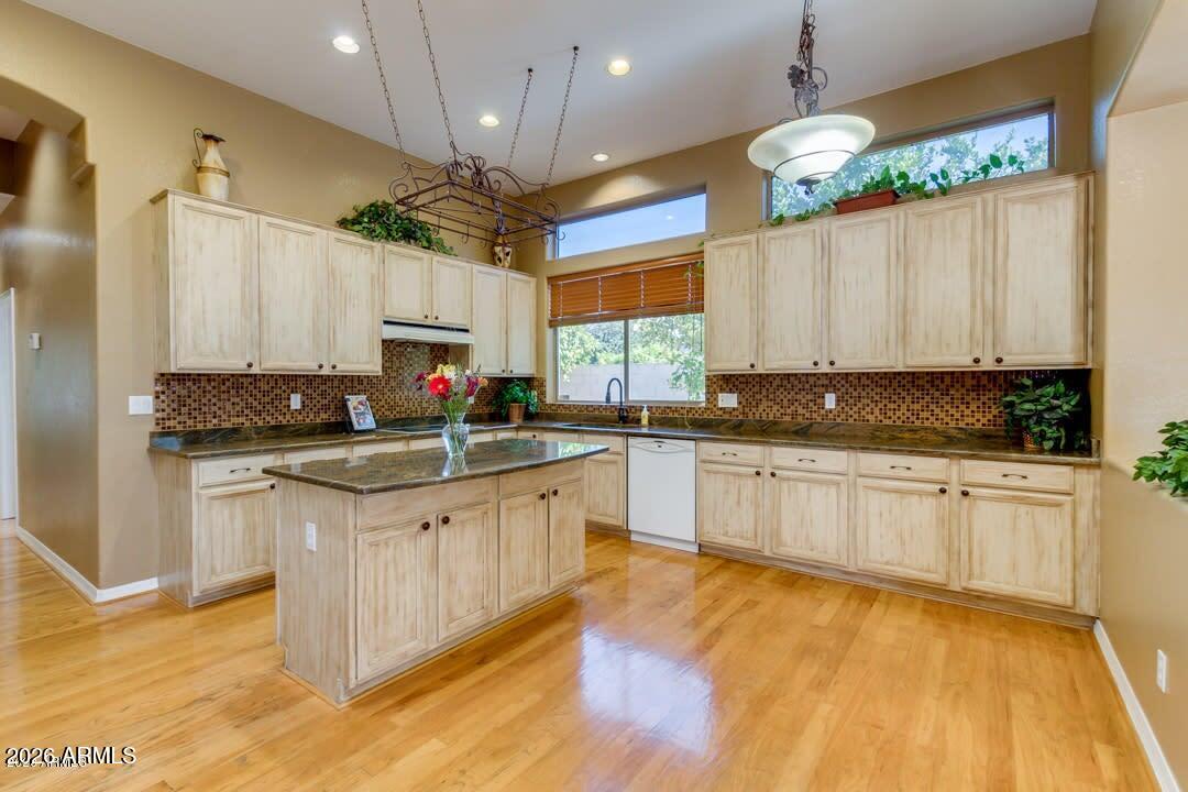 7116 S LOS FELIZ Drive