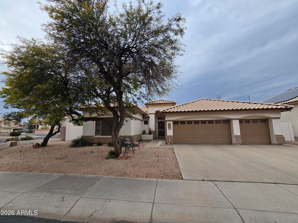 Photo of 7116 S Los Feliz Drive, Tempe, AZ 85283 (MLS # 6963842)