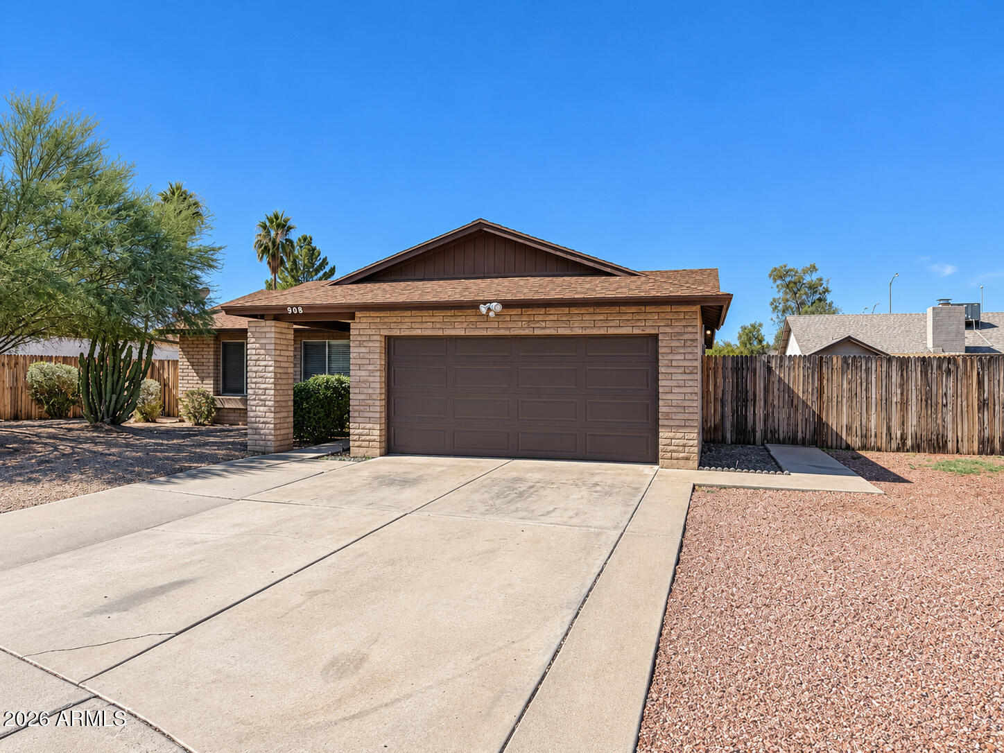 908 S GENTRY Circle