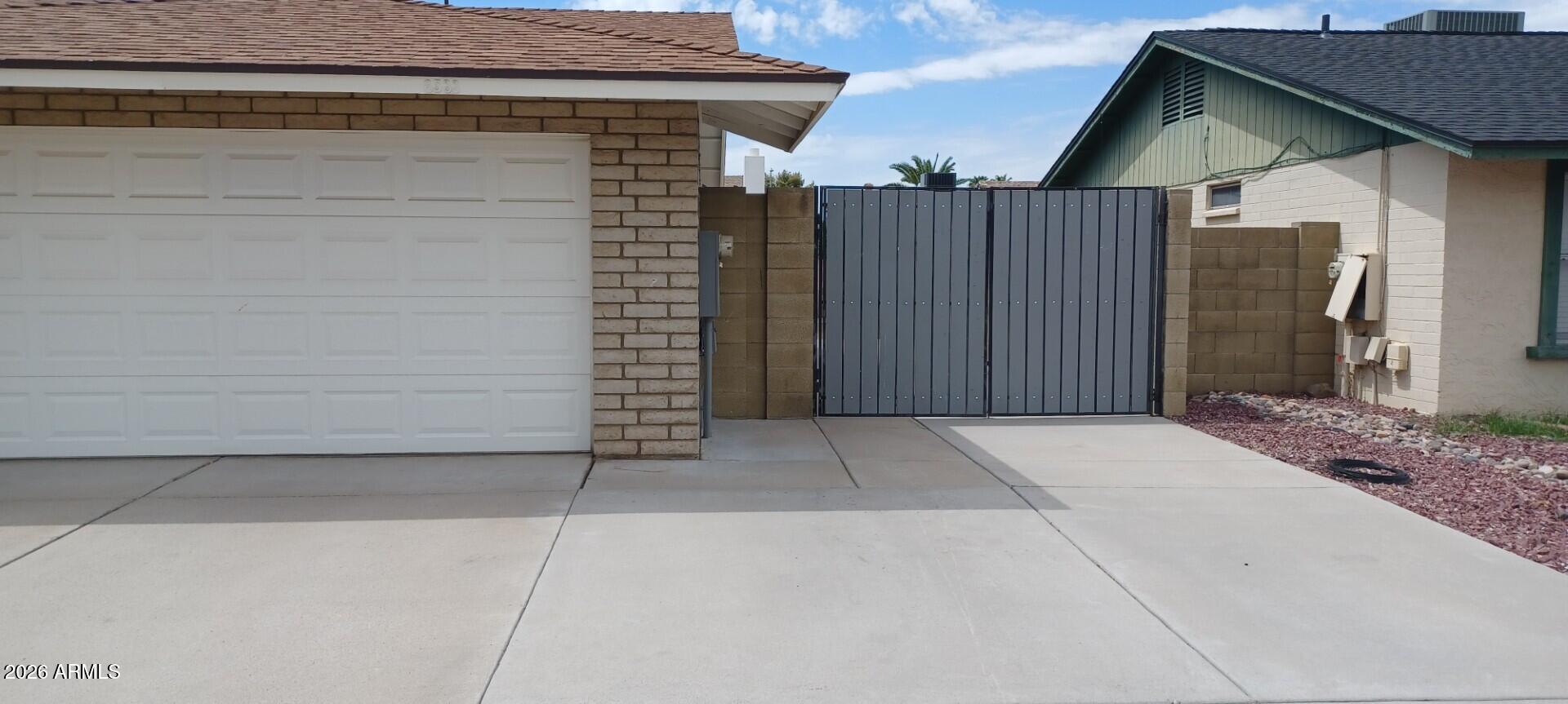 6533 W ALTADENA Avenue