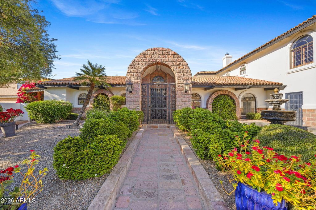 Photo of 320 W Bethany Home Road, Phoenix, AZ 85013 (MLS # 7004151)