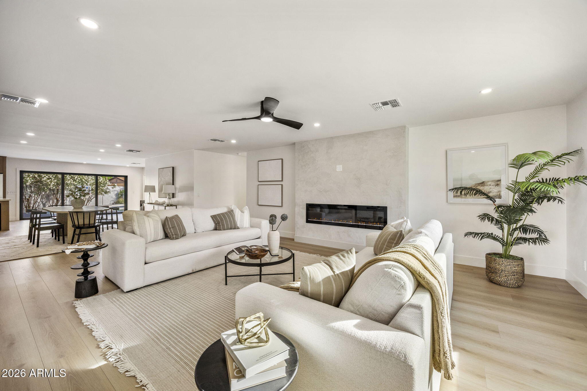 5129 E VOLTAIRE Avenue