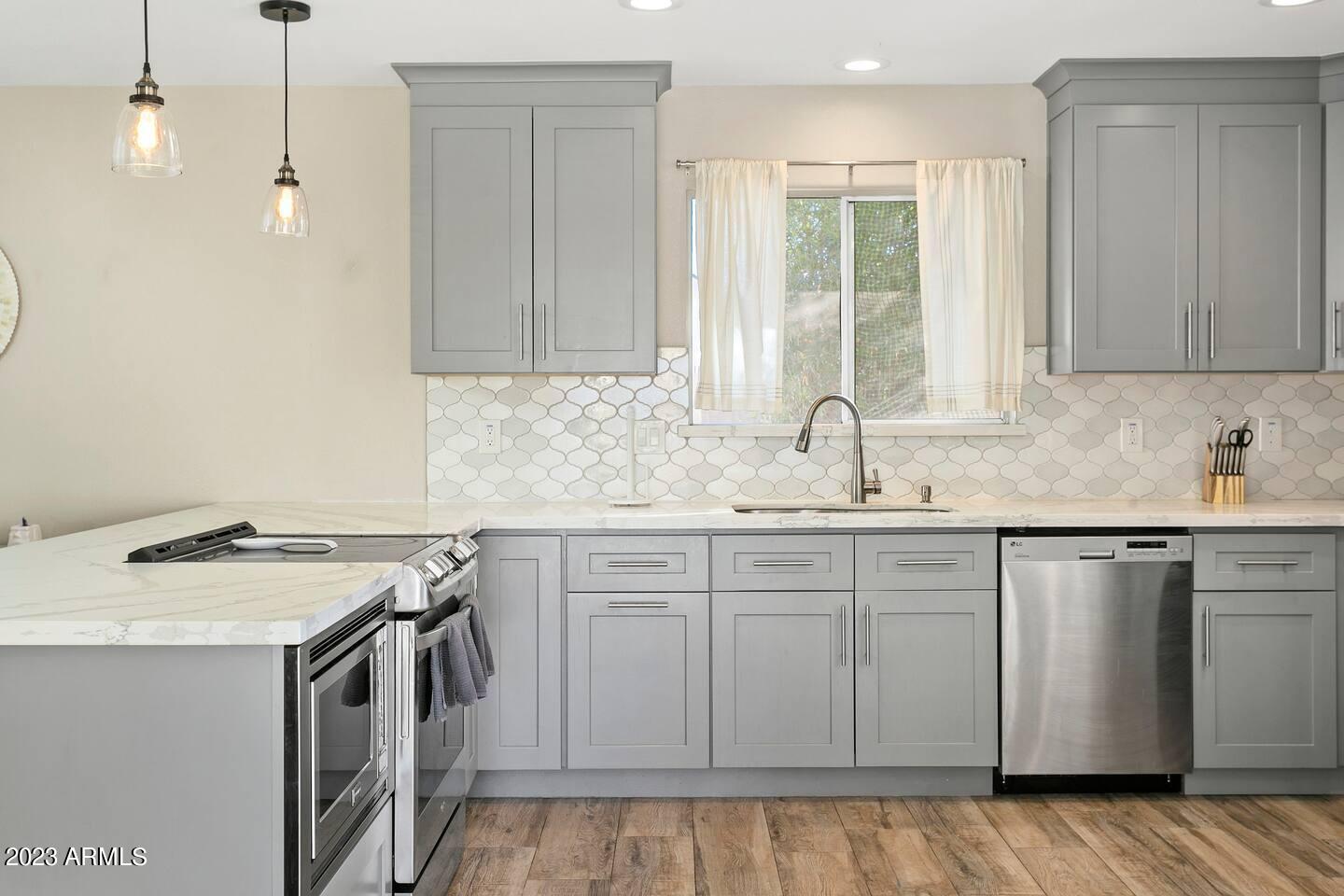 4331 W DAILEY Street