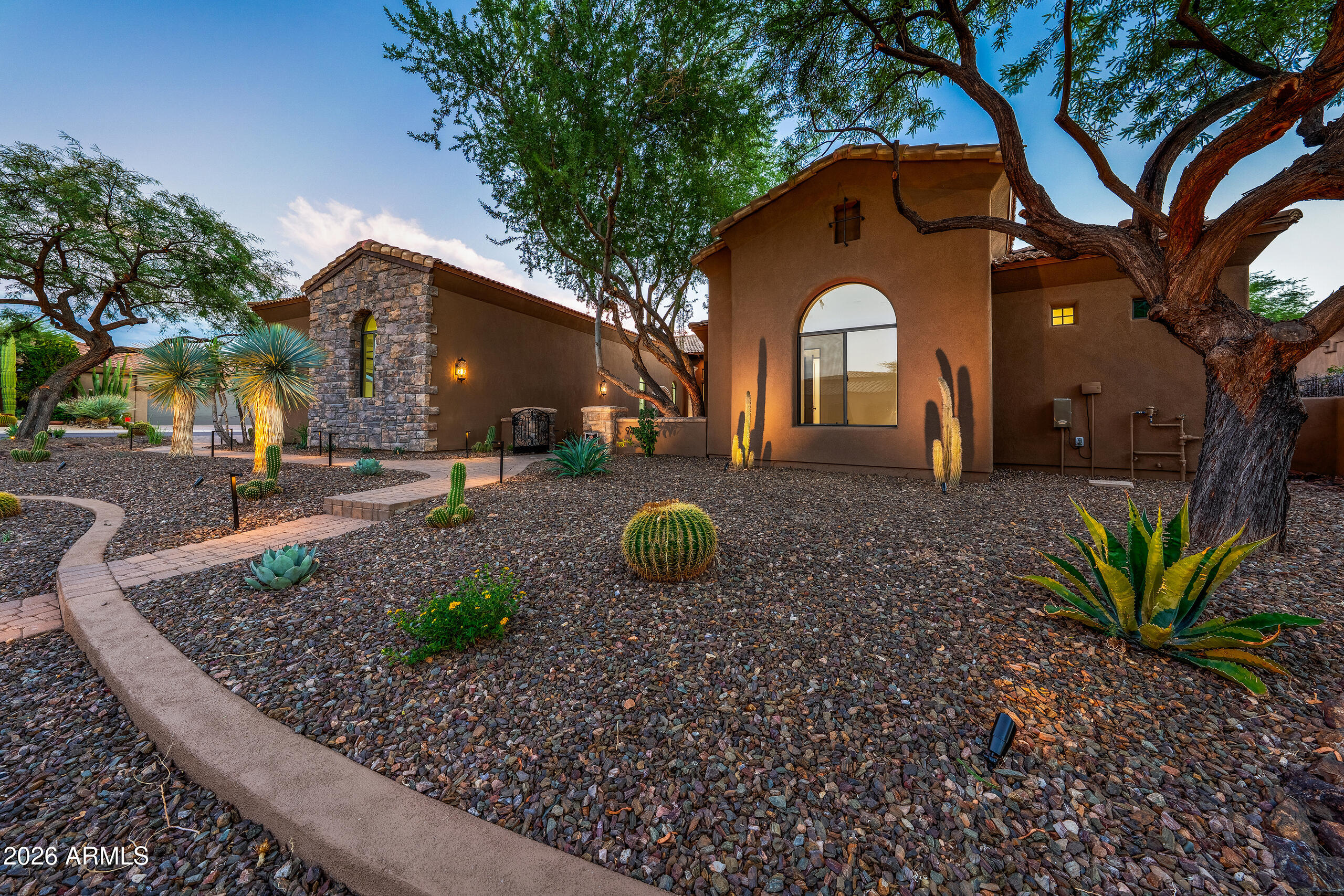 9433 E MONUMENT Drive