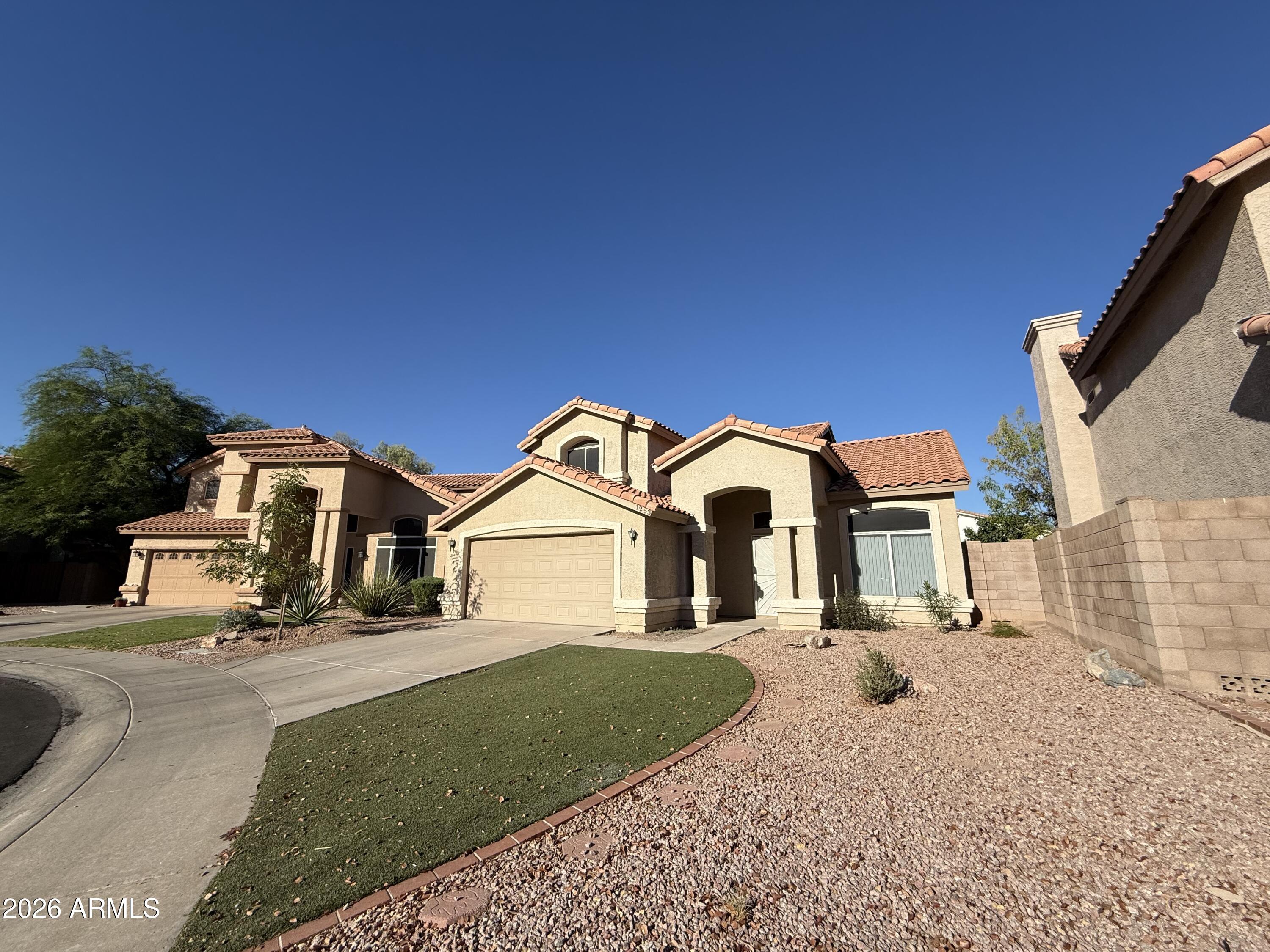 1253 N SPIRE Court