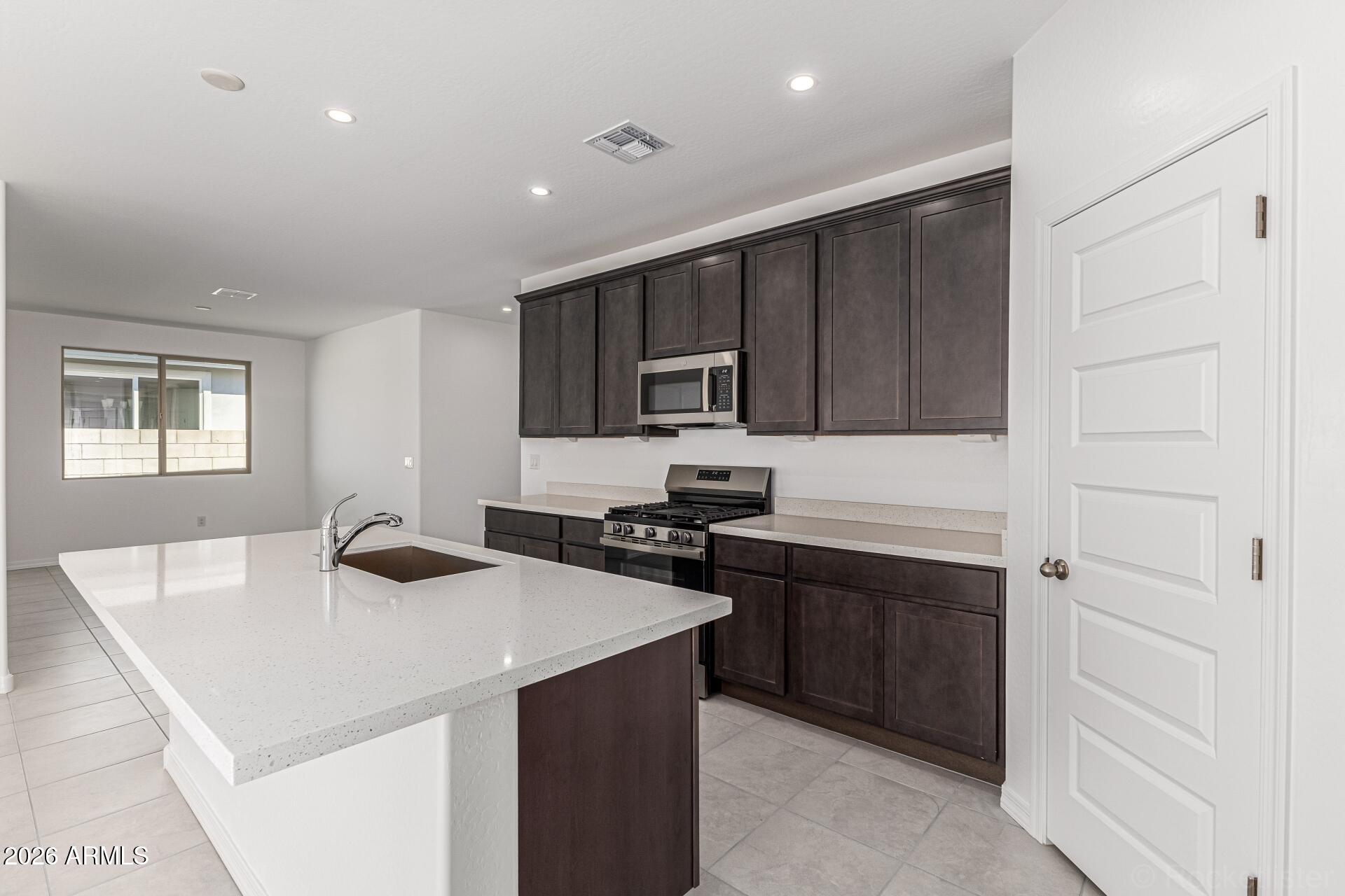 29976 W WILD HAZEL Drive