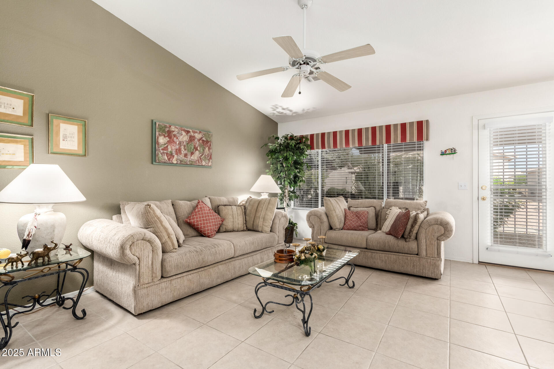 1464 E RUNAWAY BAY Drive