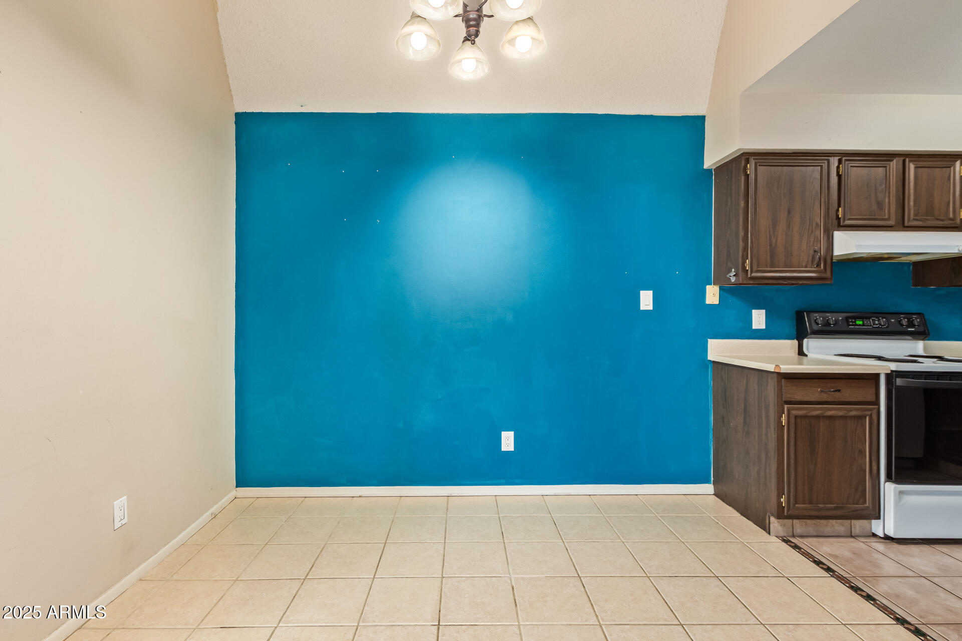 917 S ACAPULCO Lane C