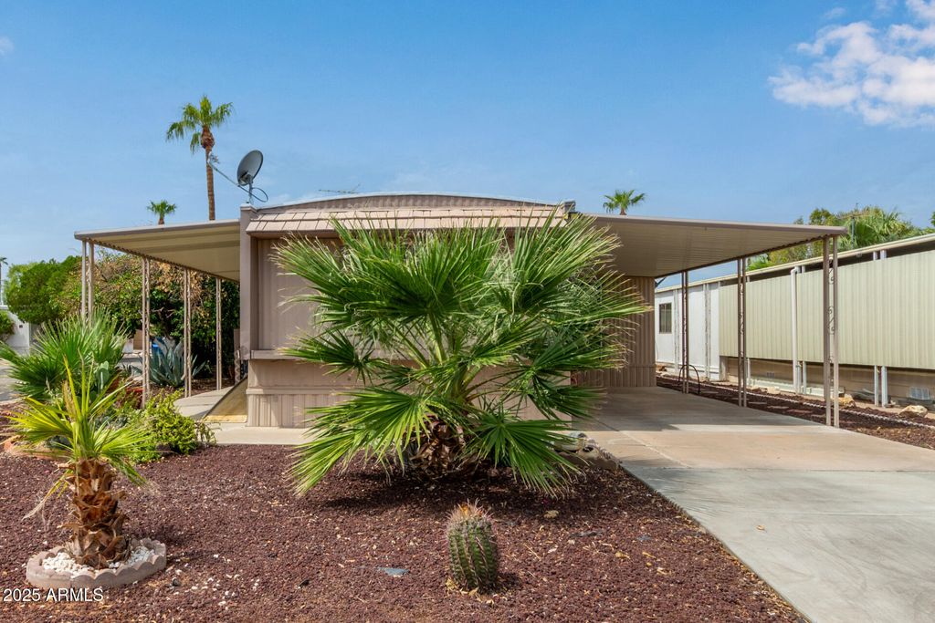 Photo of 200 E Knox Road #67, Chandler, AZ 85225 (MLS # 6915376)