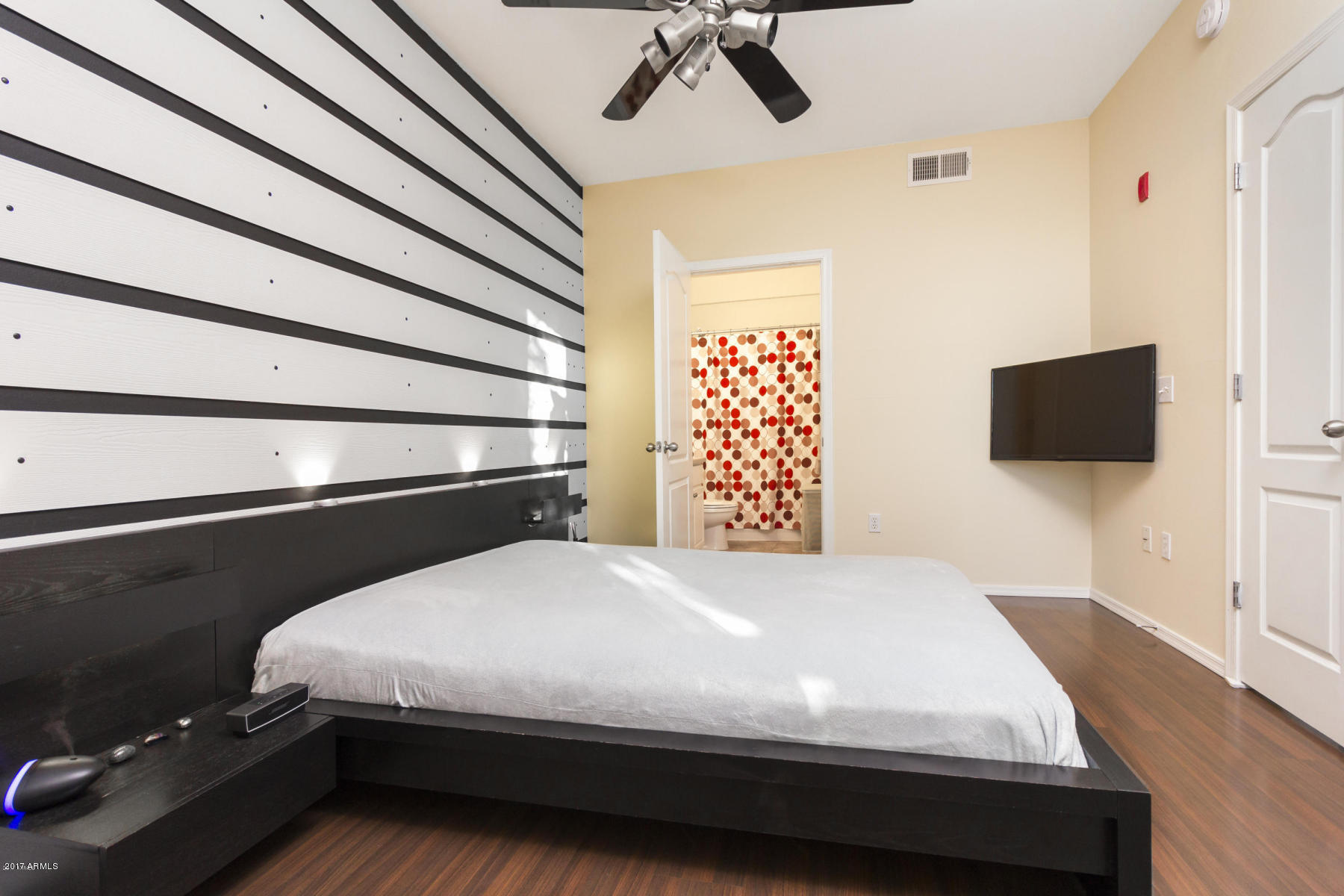 1701 E Colter Street 203