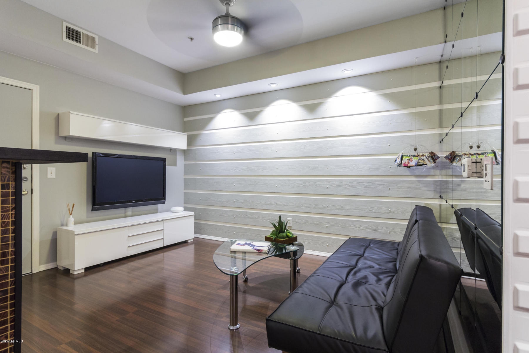 1701 E Colter Street 203