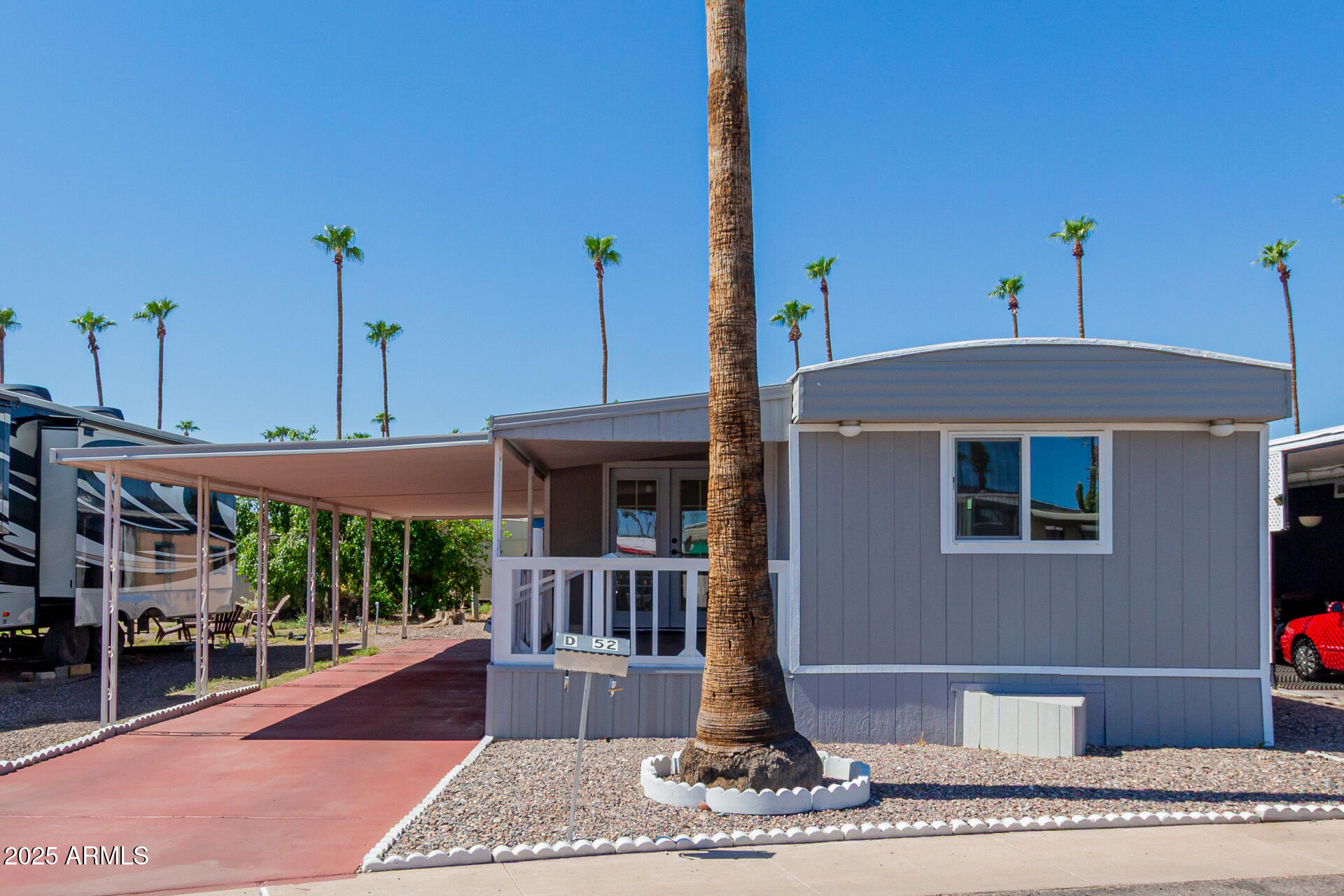 2050 W Dunlap Avenue D52