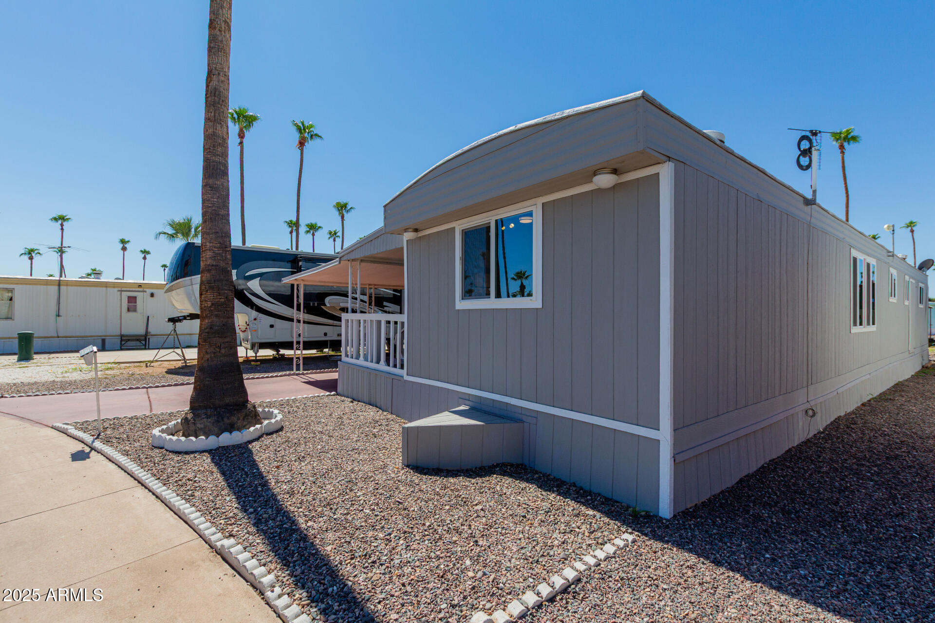 2050 W Dunlap Avenue D52