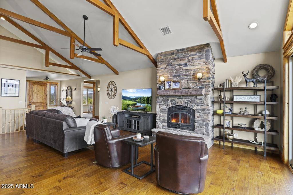 310 W LATIGO Lane