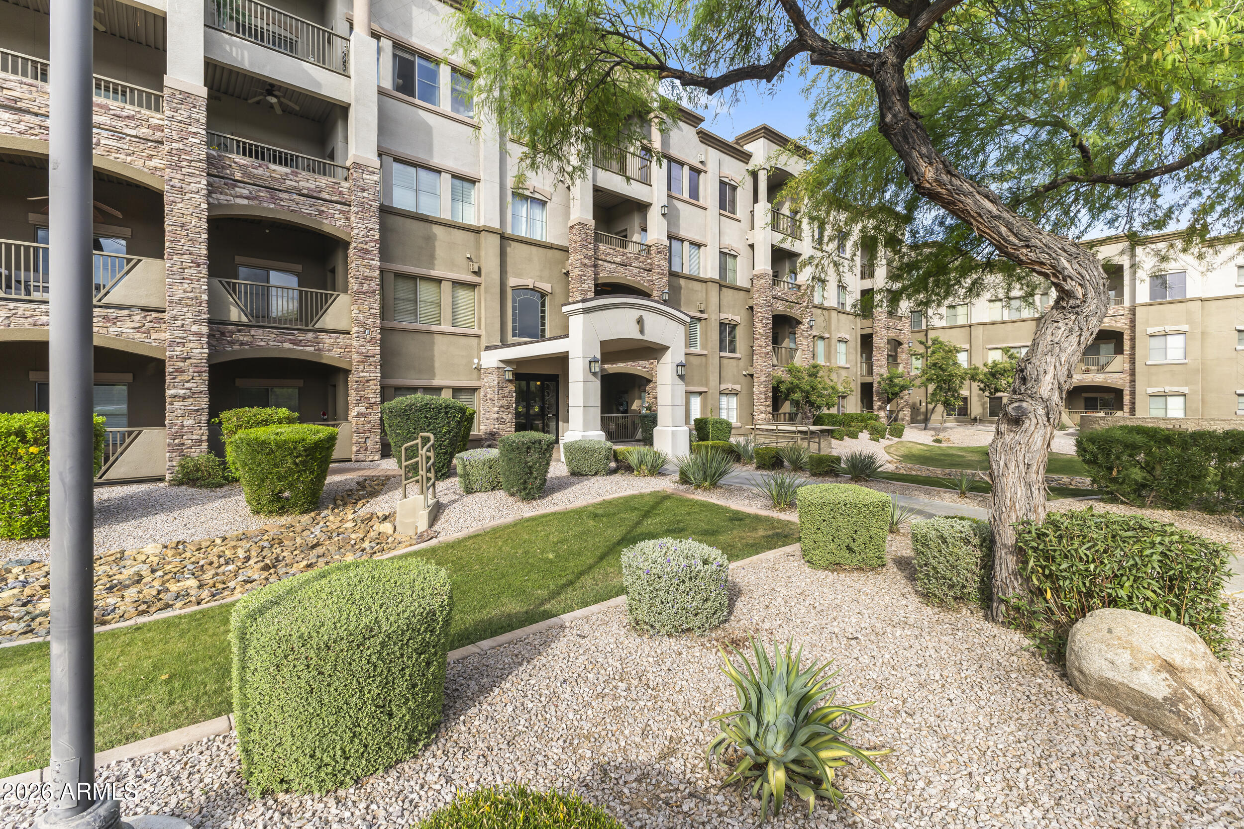 5450 E DEER VALLEY Drive 1002