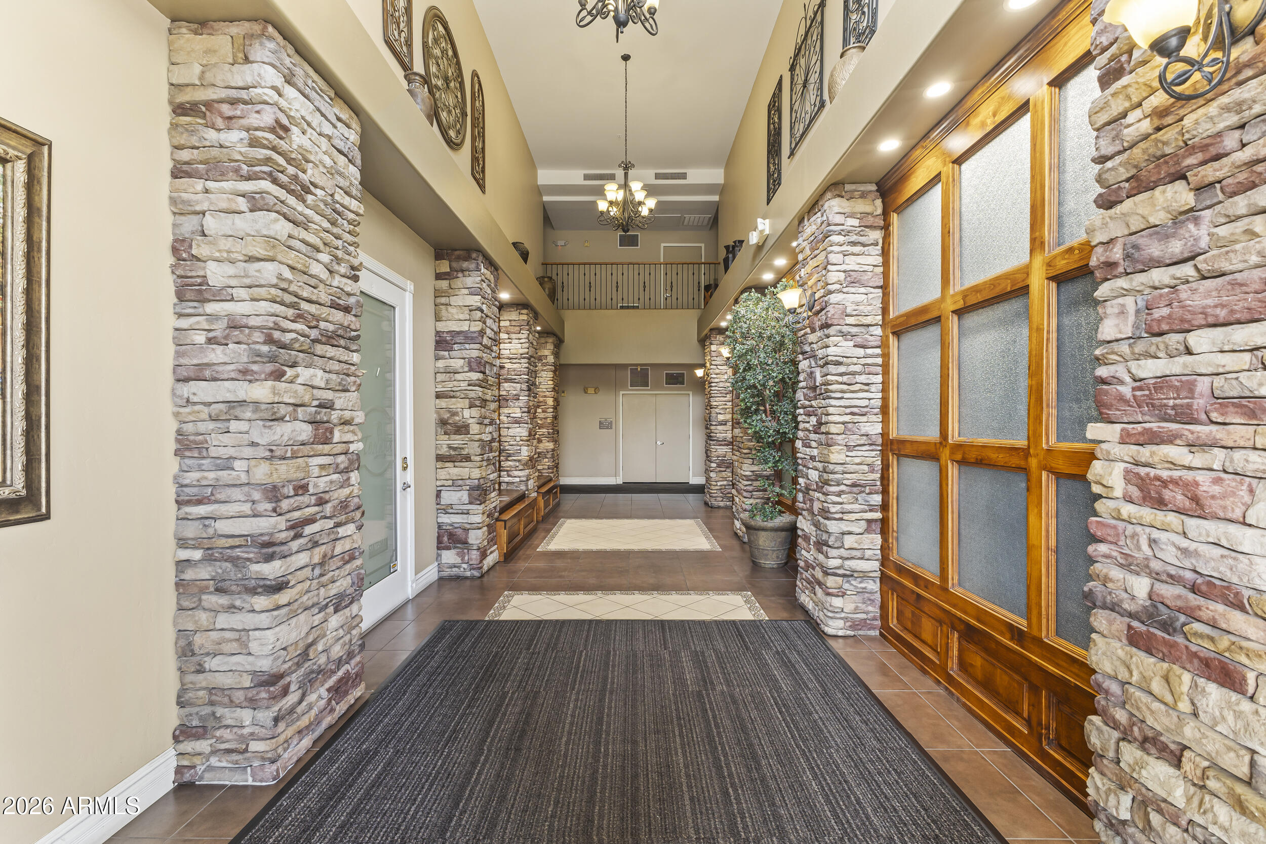 5450 E DEER VALLEY Drive 1002