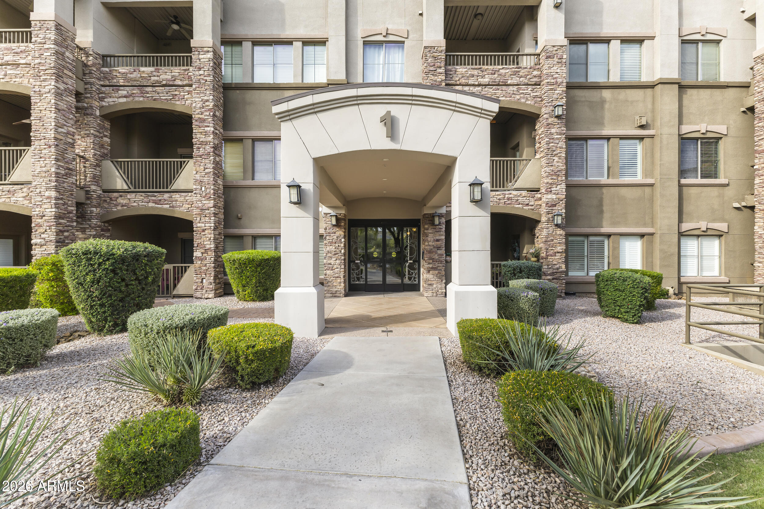 5450 E DEER VALLEY Drive 1002