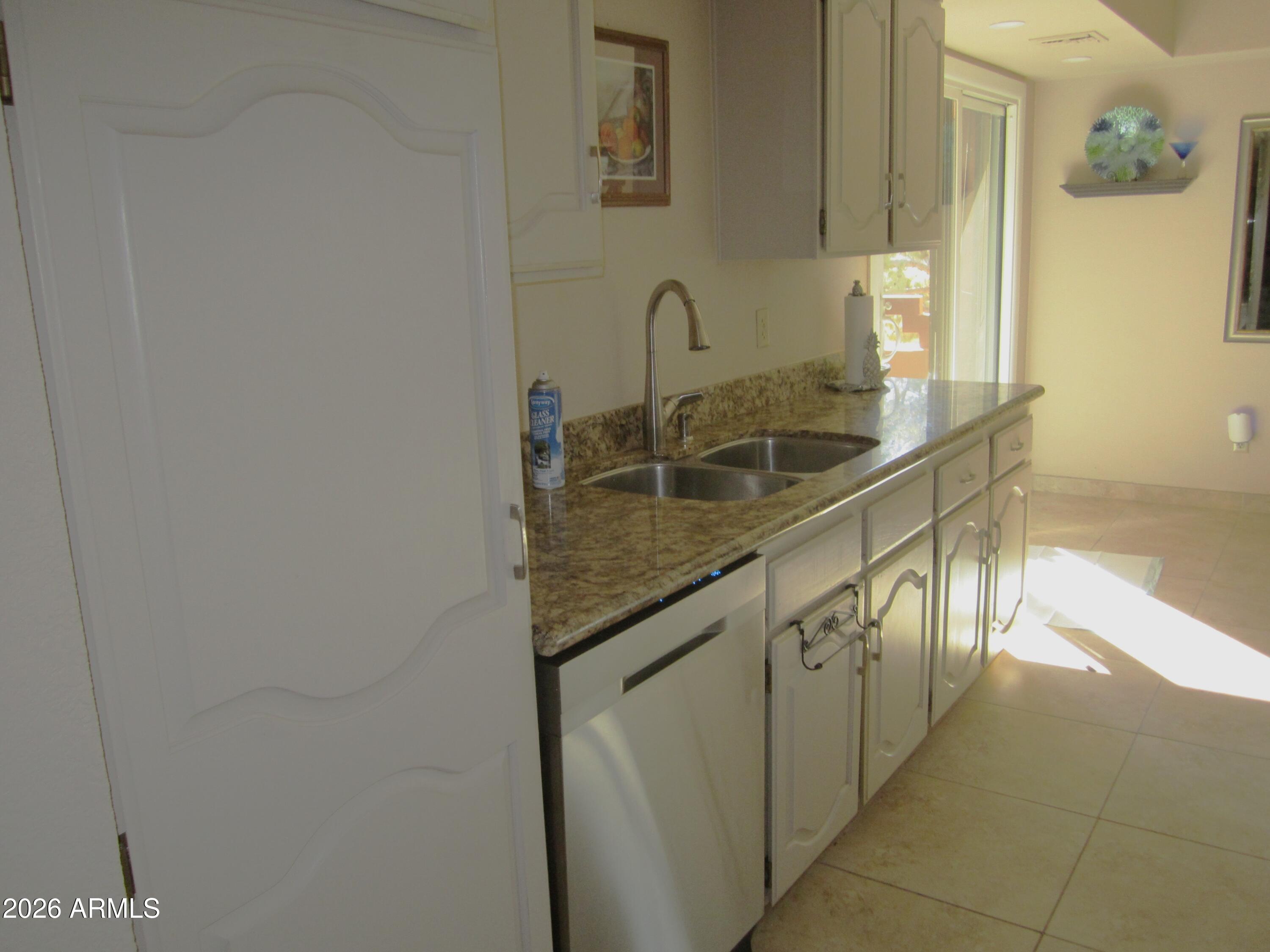 4303 E CACTUS Road 423