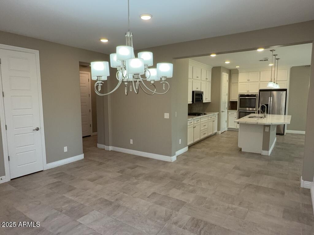 9135 W MINNEZONA Avenue