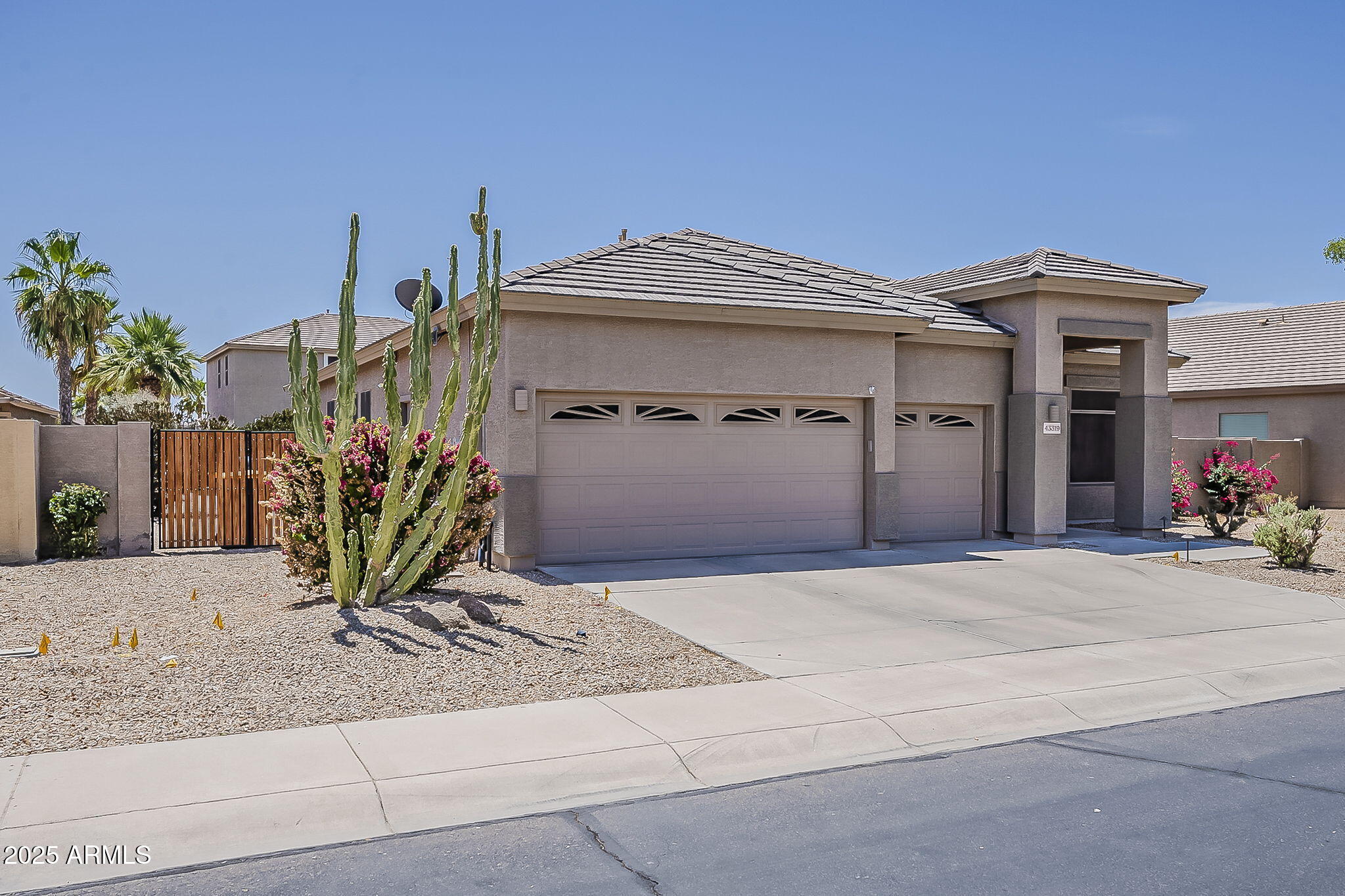 43319 W OAKLAND Court