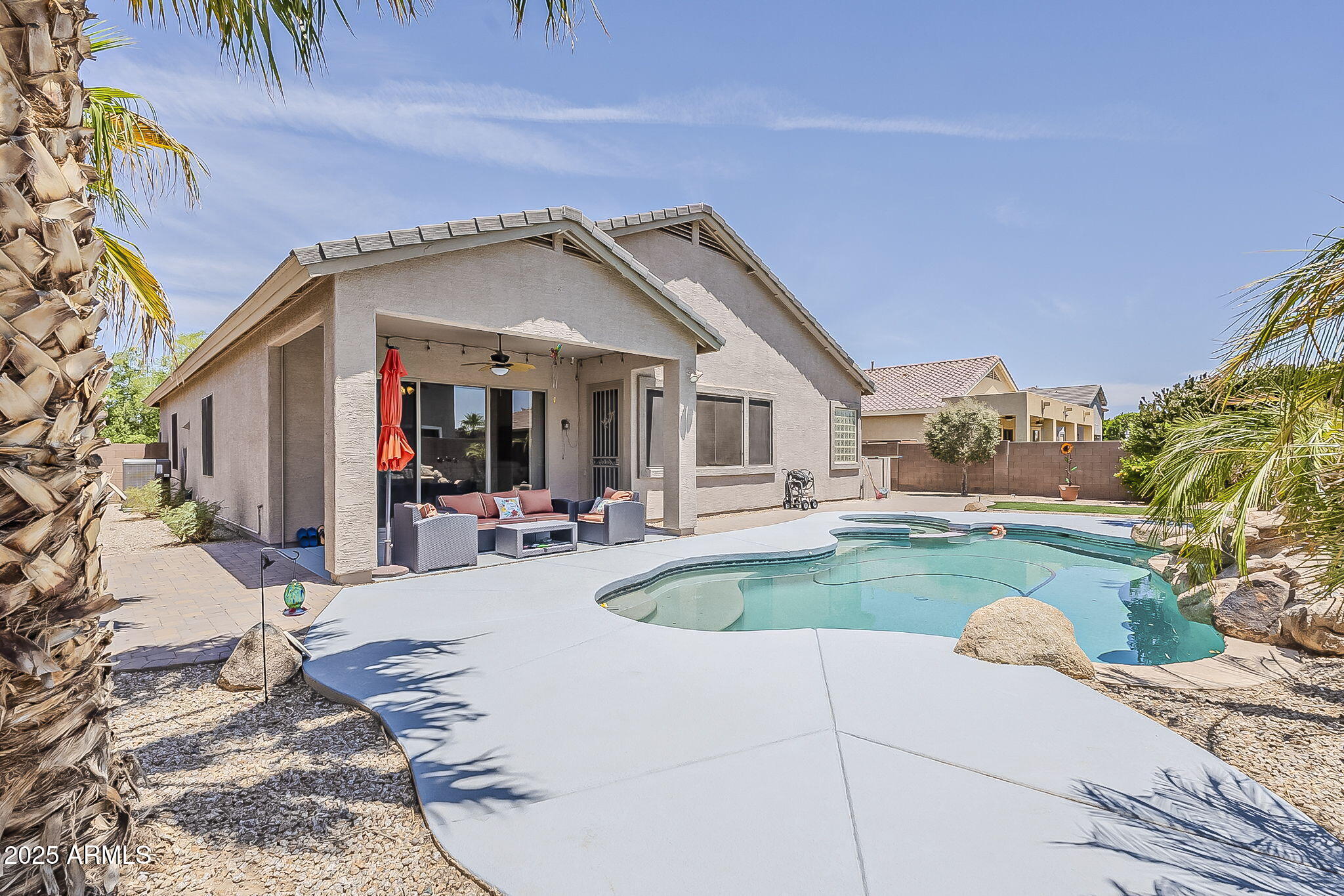 43319 W OAKLAND Court