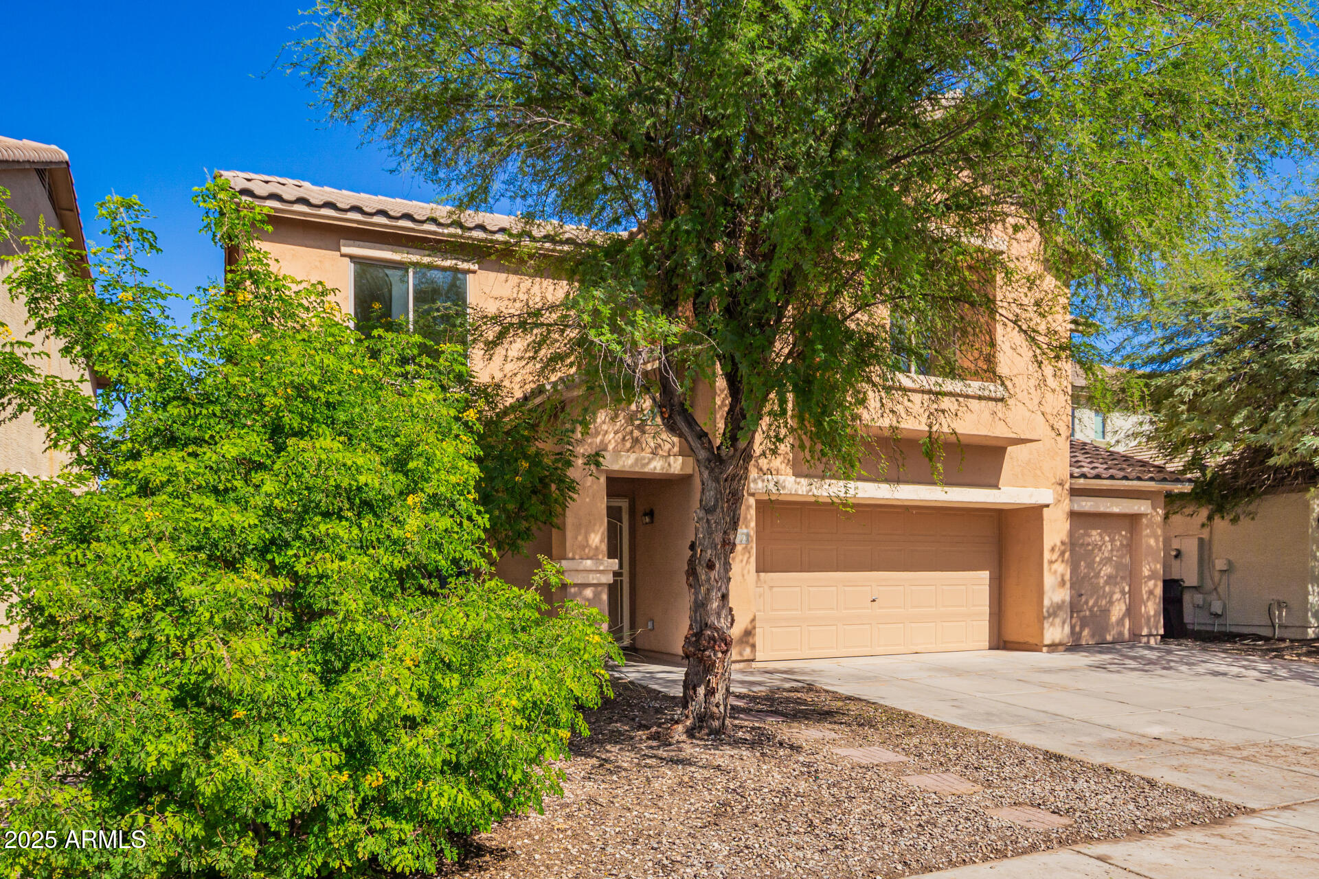 1272 W PINKLEY Avenue