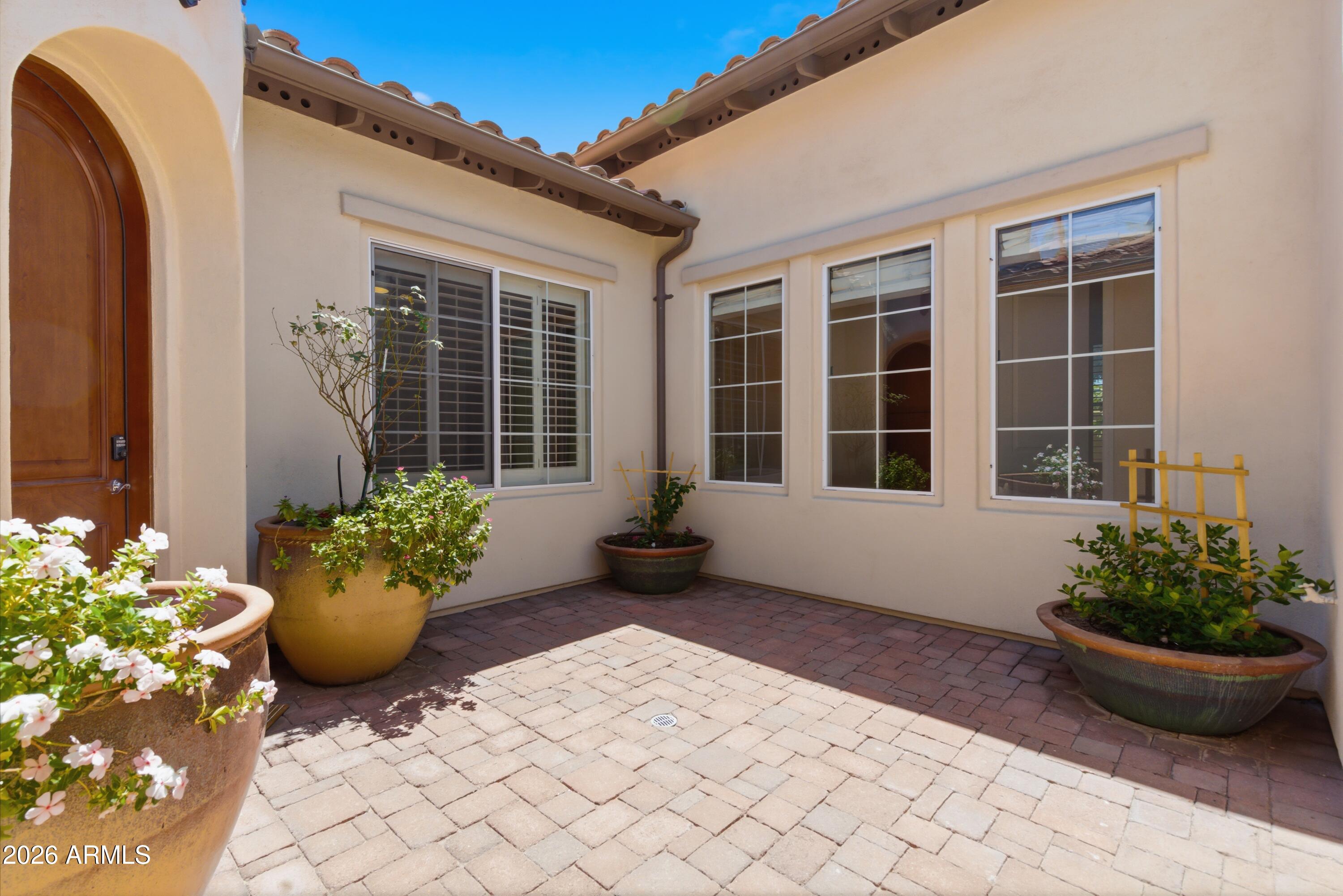 1159 W Tonto Place