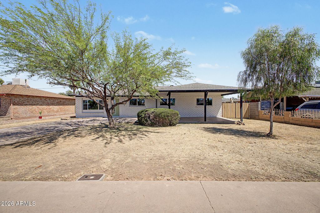 Photo of 3402 W Maryland Avenue, Phoenix, AZ 85017 (MLS # 7032096)