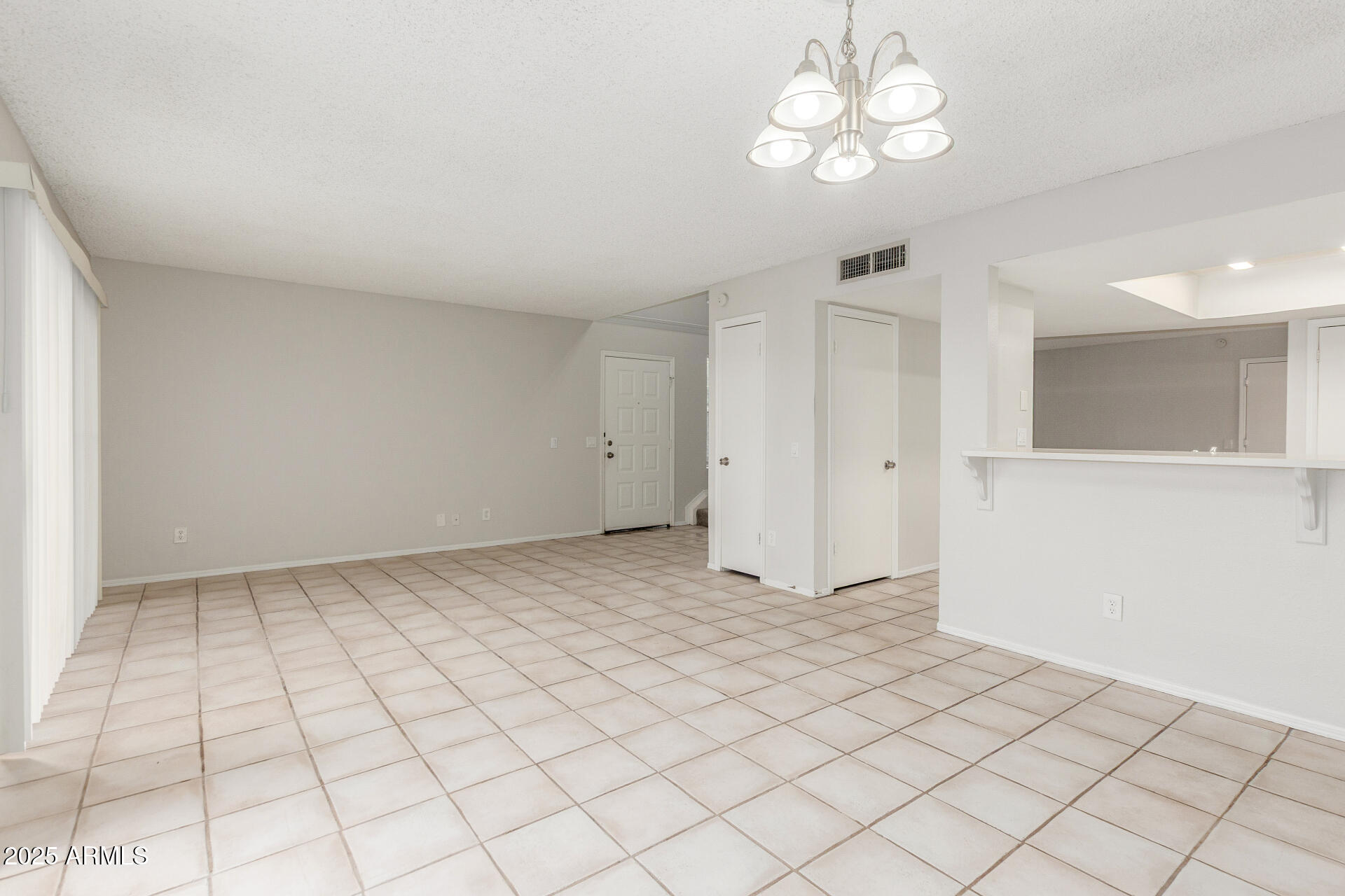 1962 N BLACKSTONE Drive