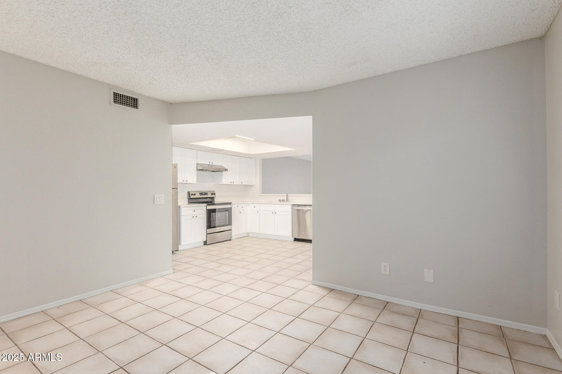 1962 N BLACKSTONE Drive