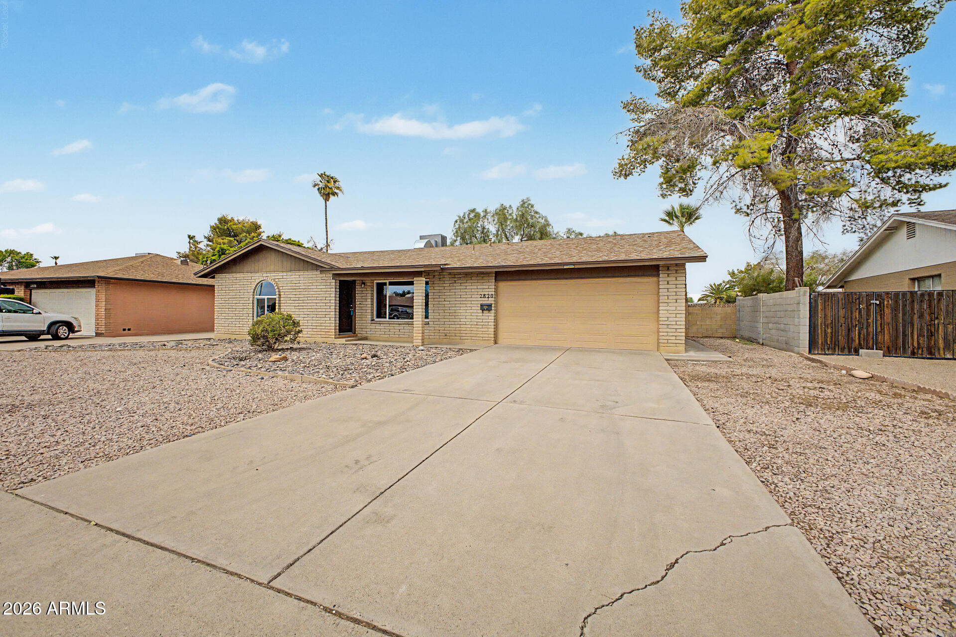 2820 S GEORGE Drive