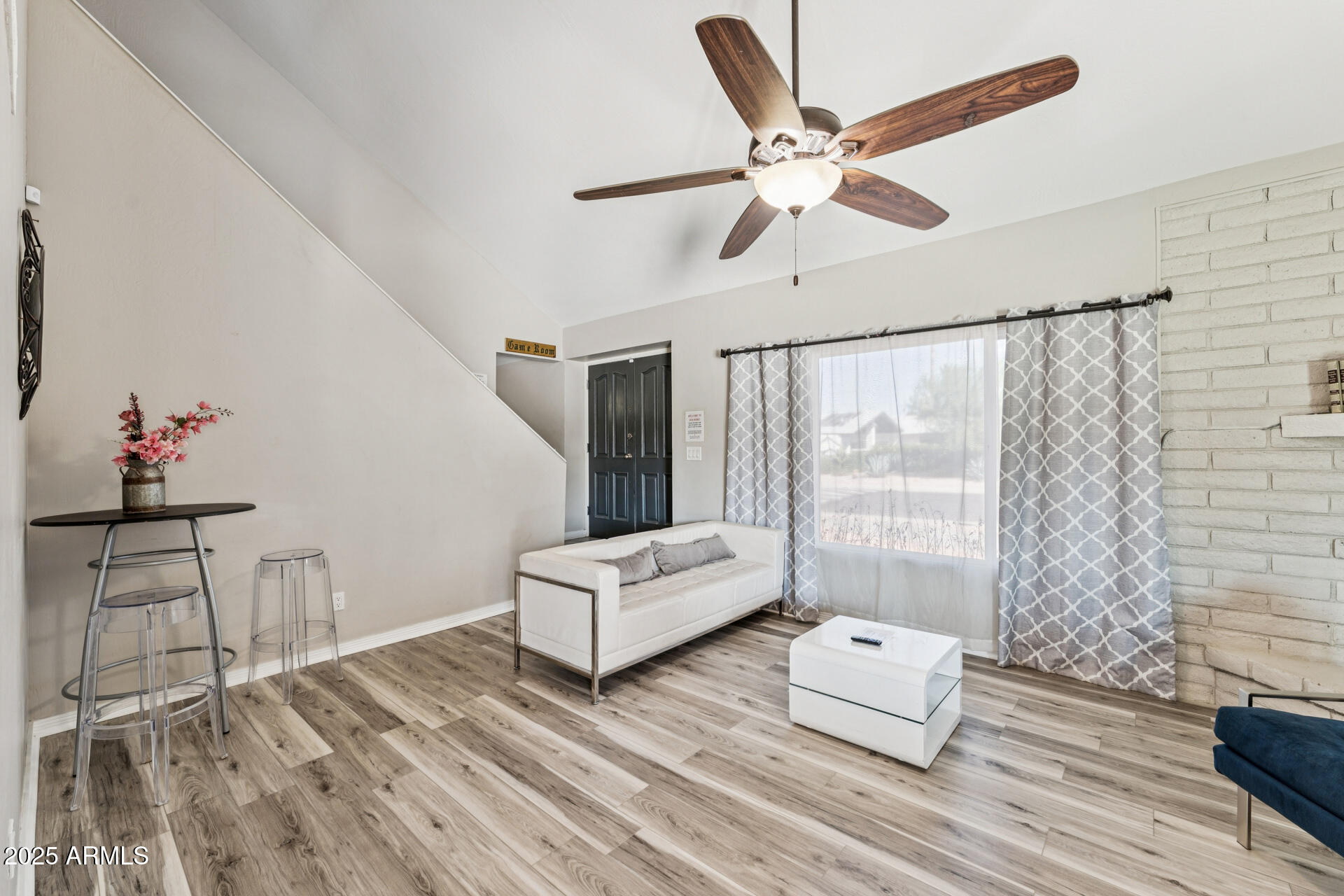 3017 W SAHUARO Drive