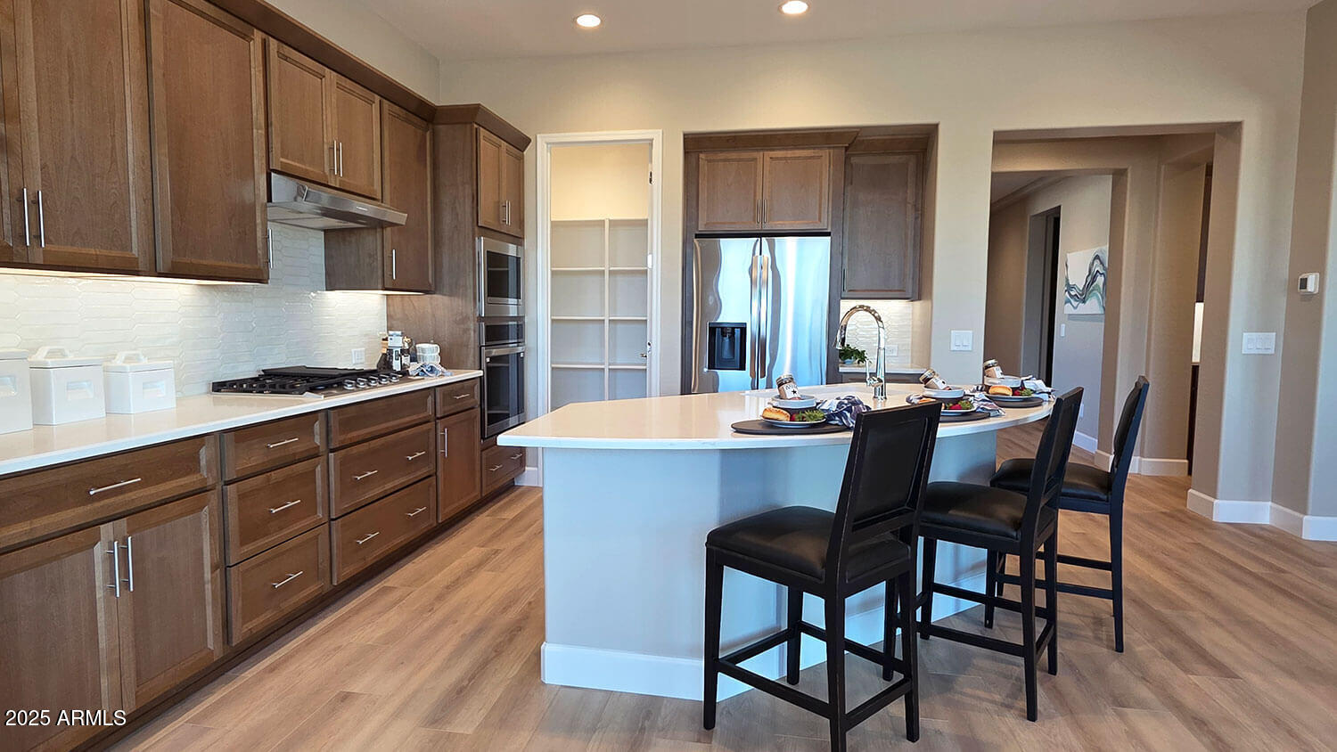 5535 W Windmill Lane