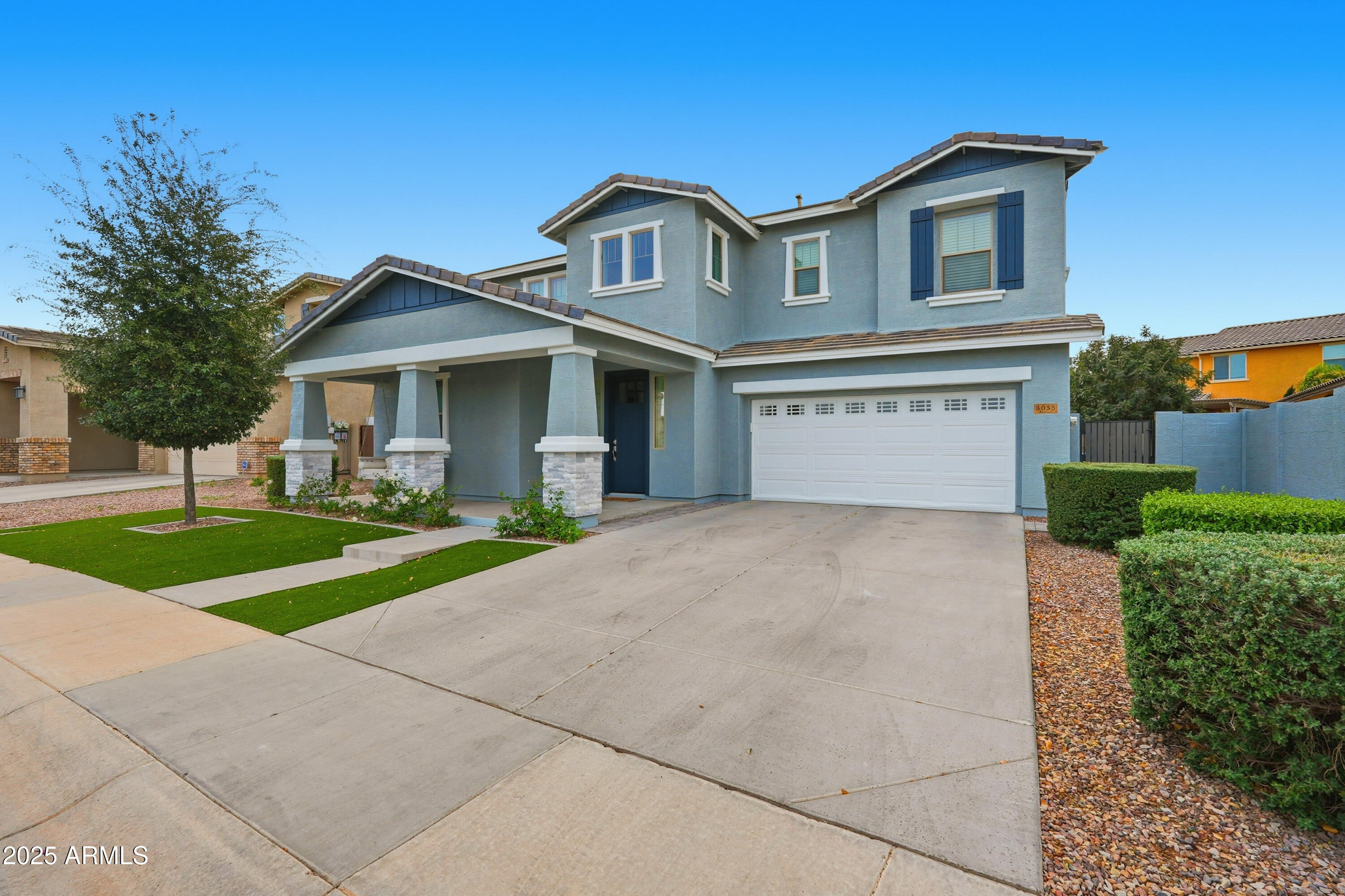 3035 E QUENTON Street