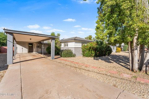 Photo of 1334 W Sells Drive, Phoenix, AZ 85013 (MLS # 6944834)