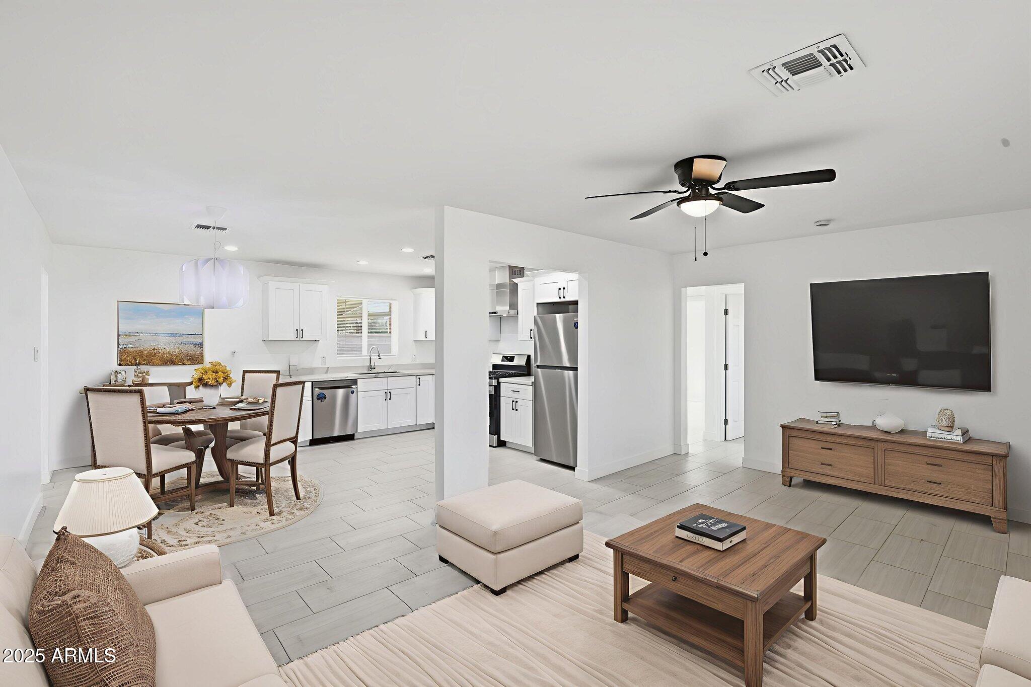 1915 W MISSOURI Avenue