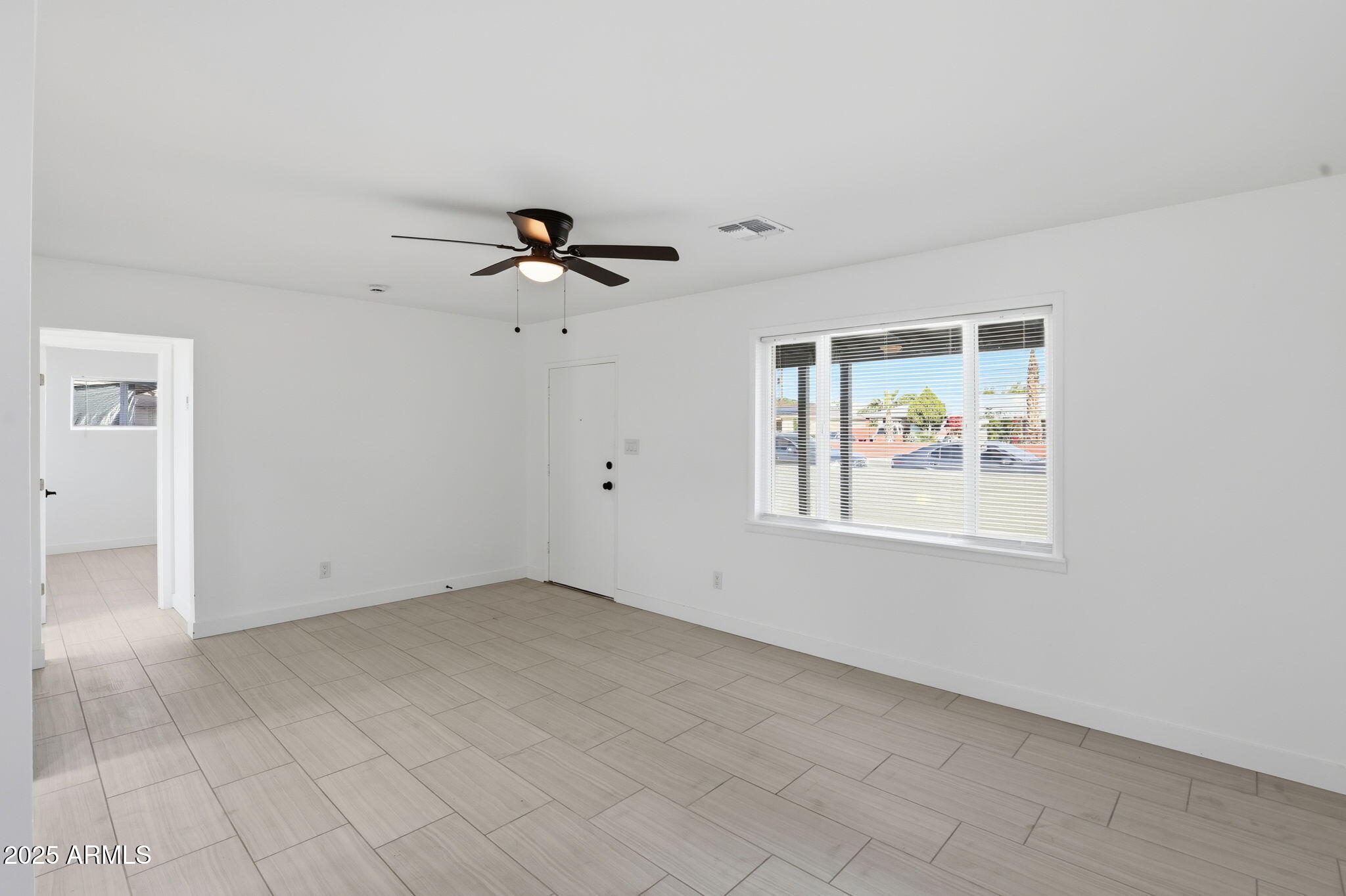 1915 W MISSOURI Avenue