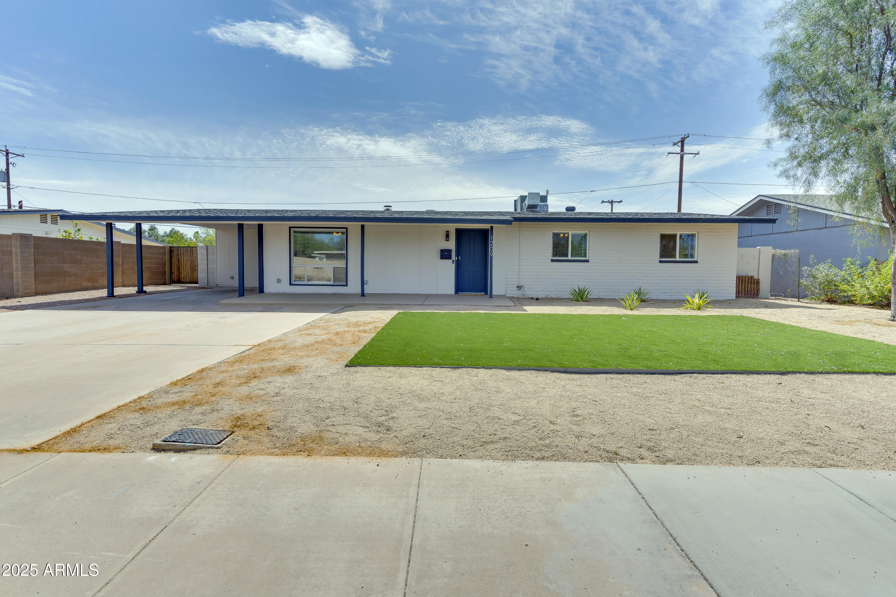 1209 E MARIGOLD Lane
