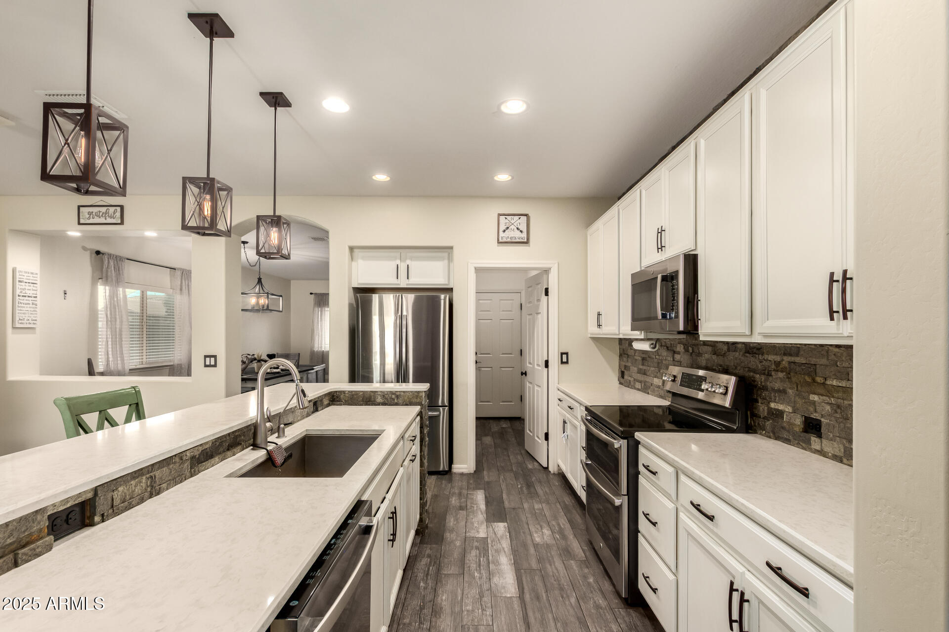 538 W GUM TREE Avenue