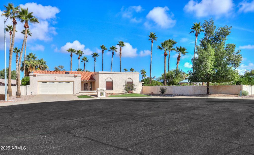 Photo of 126 E Laurel Circle, Casa Grande, AZ 85122 (MLS # 6951373)